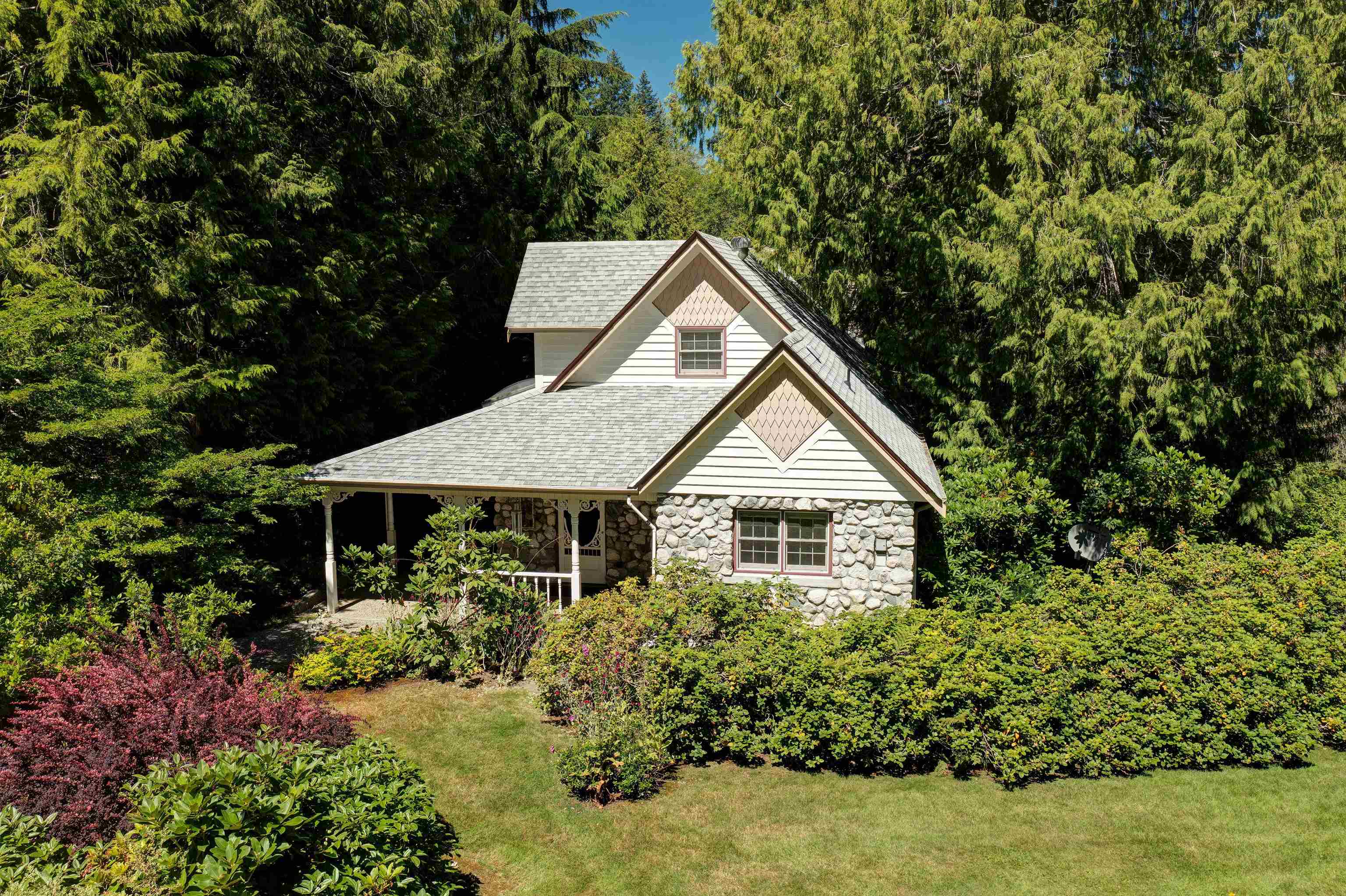 5487 Brooks Rd #5479 Rd, Halfmoon Bay, BC V7Z 1G1