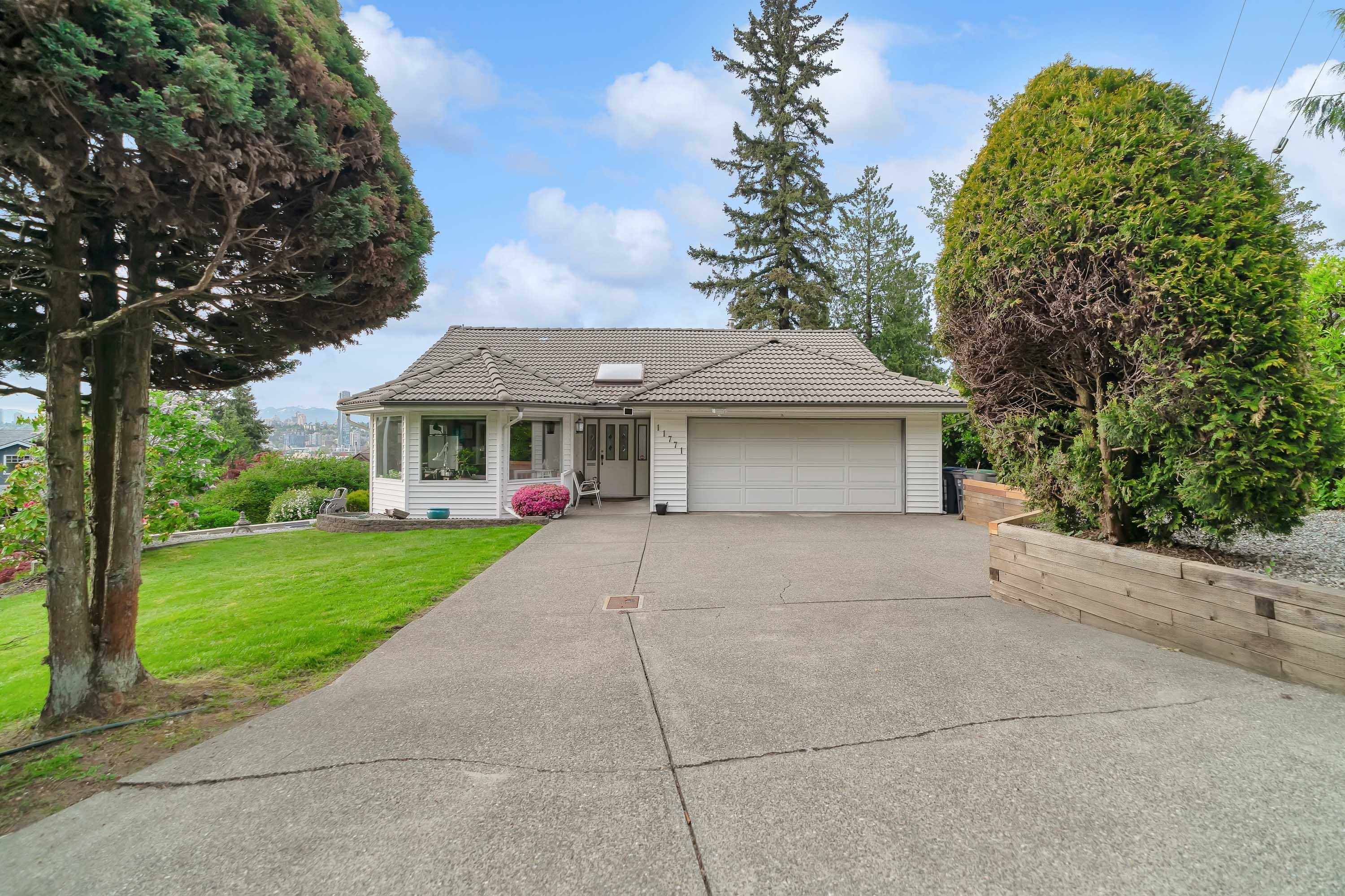 100 Avenue, Surrey, BC V3V 2W2