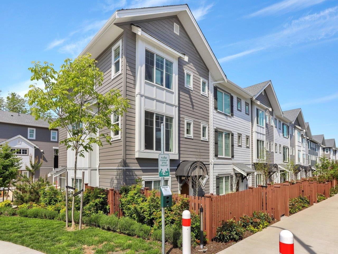 7919 204b St #1, Langley, BC V2Y 3T7