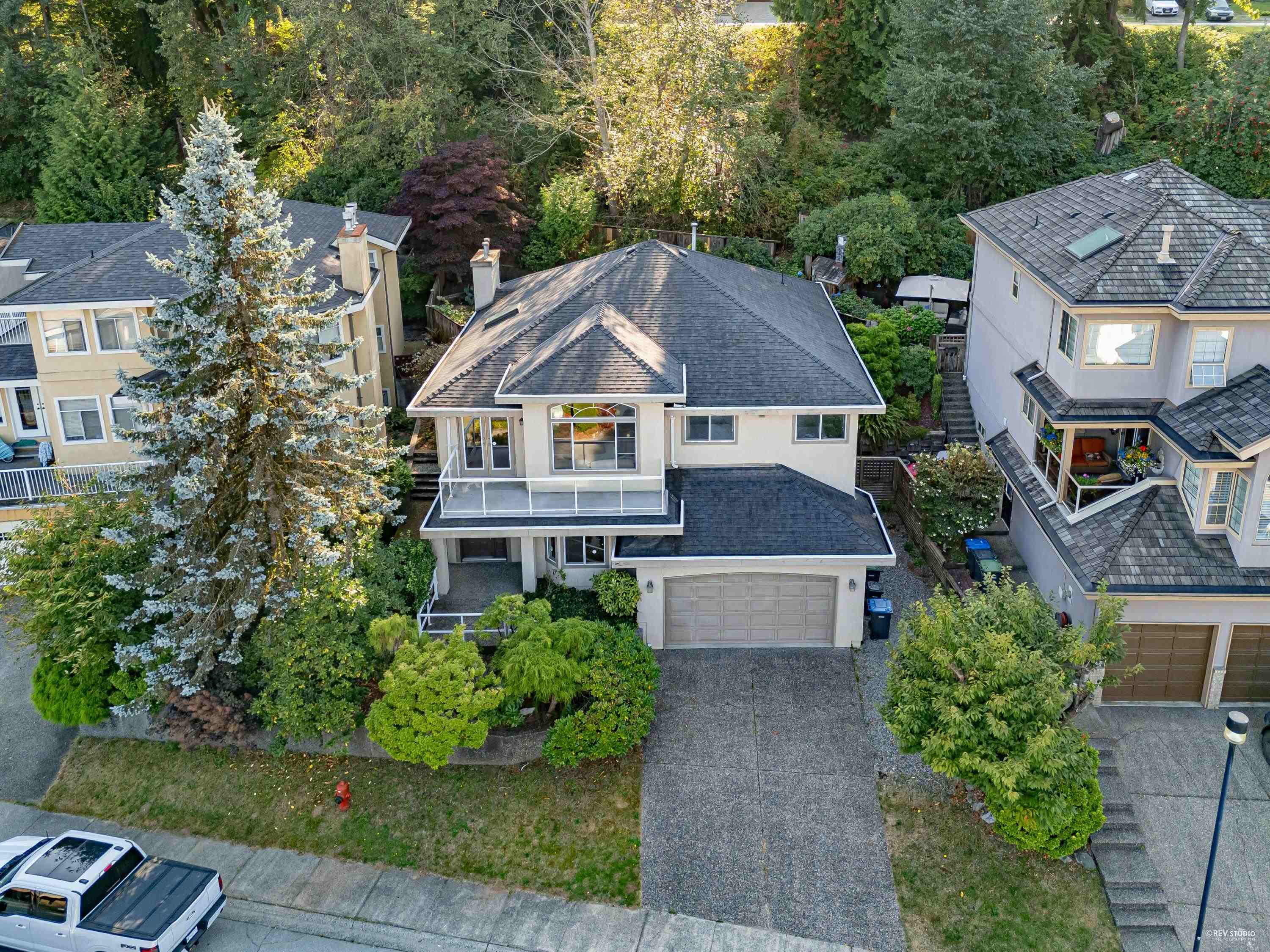 25 Burrard Crescent, Port Moody, BC V3H 4V8