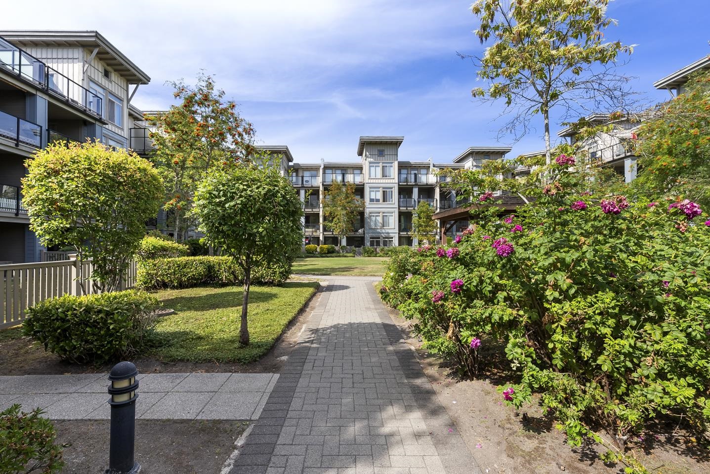 15380 102a Avenue #221, Surrey, BC V3R 0B3