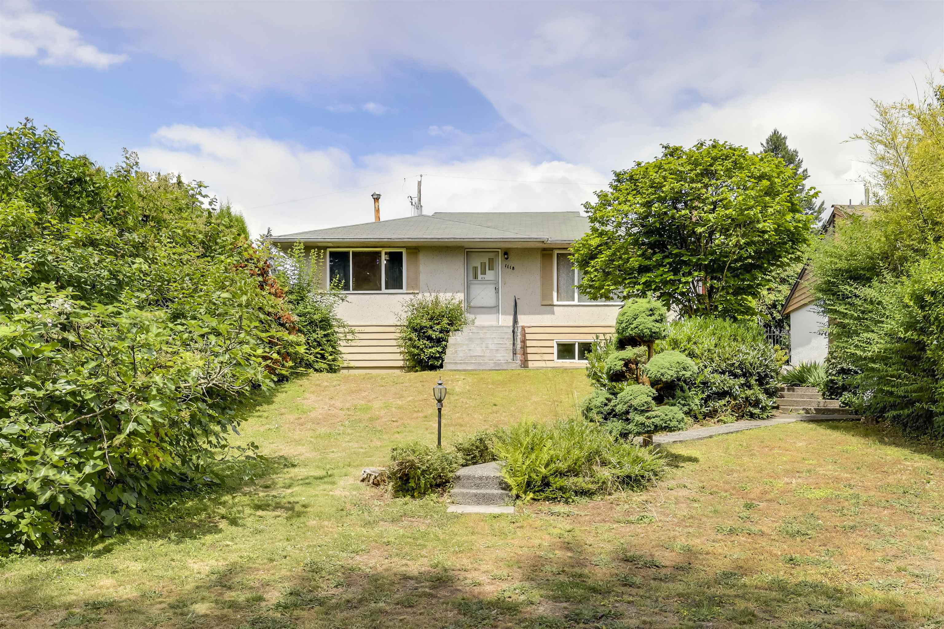1118 Cloverley Street, North Vancouver, BC V7L 1N6