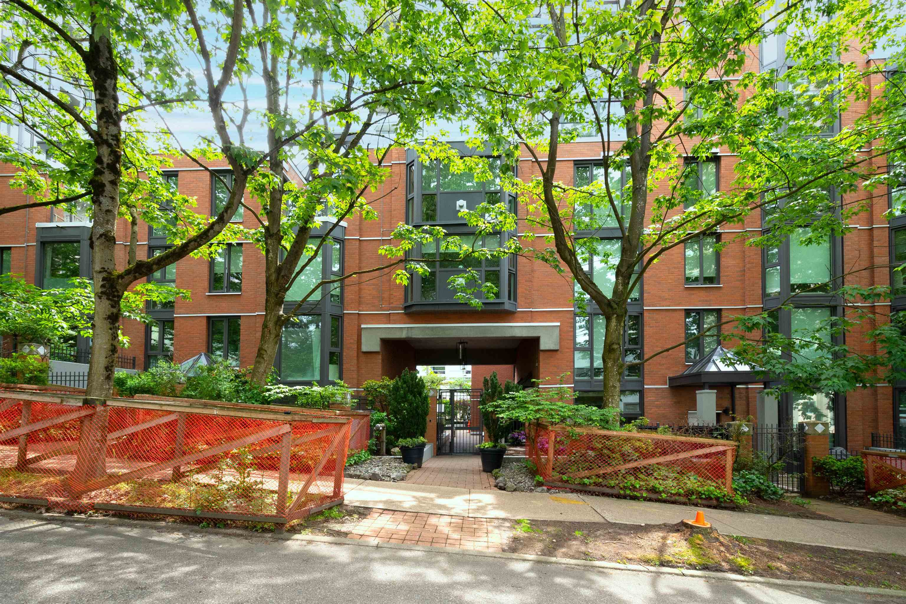 1488 Hornby Street #203, Vancouver, BC V6Z 1X3