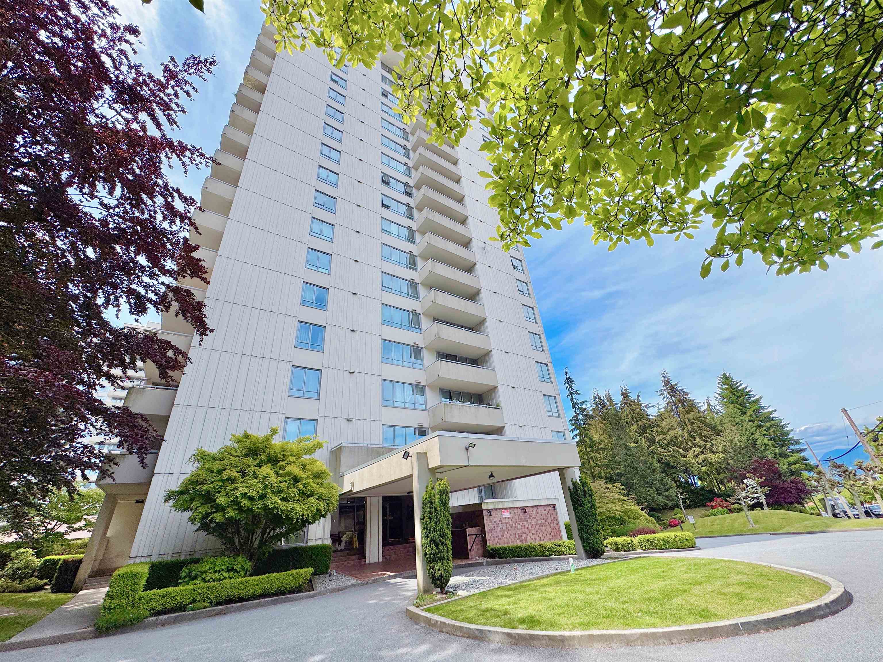 5645 Barker Avenue #1802, Burnaby, BC V5H 3Z5