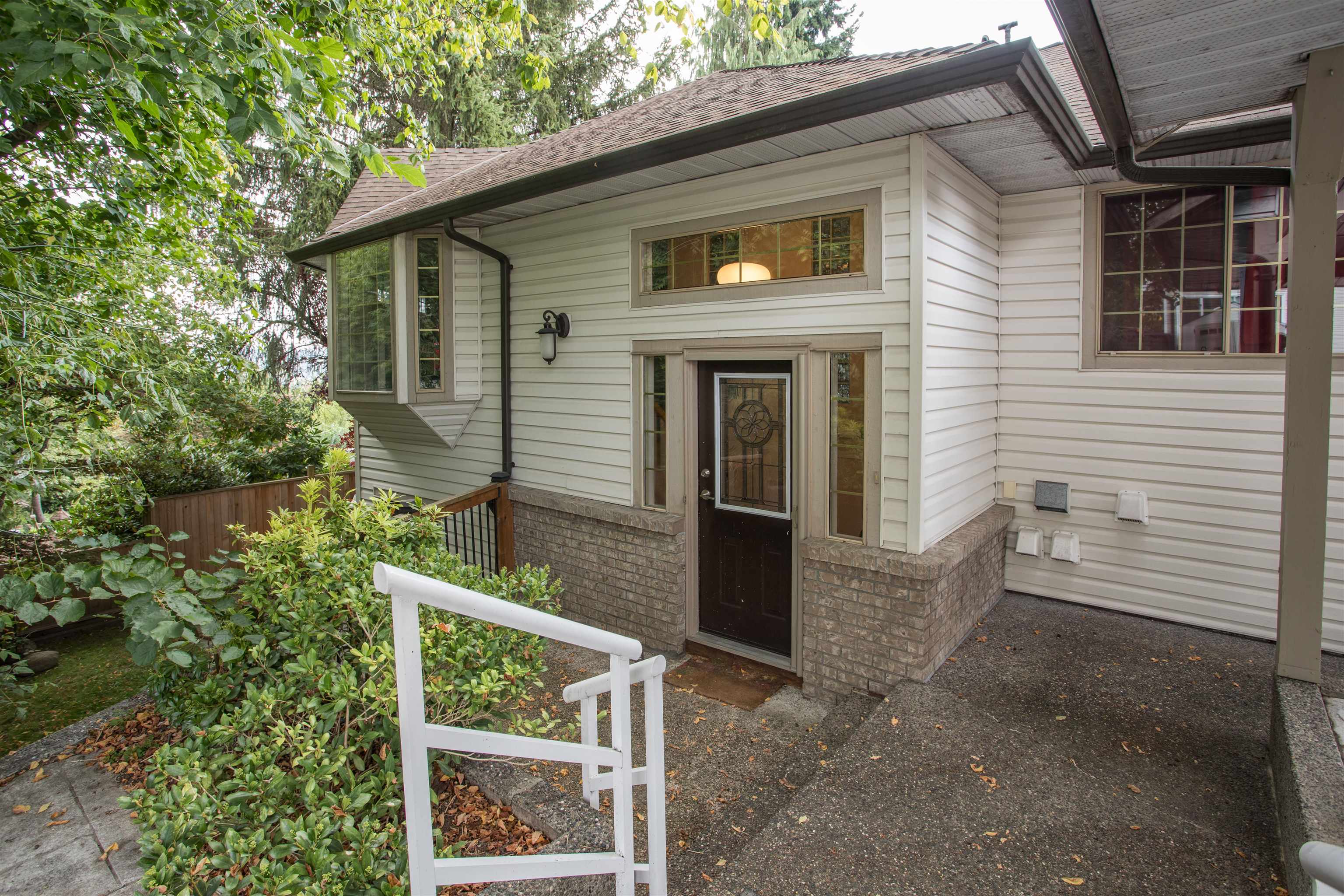 1005 Alderson Avenue, Coquitlam, BC V3K 1V8