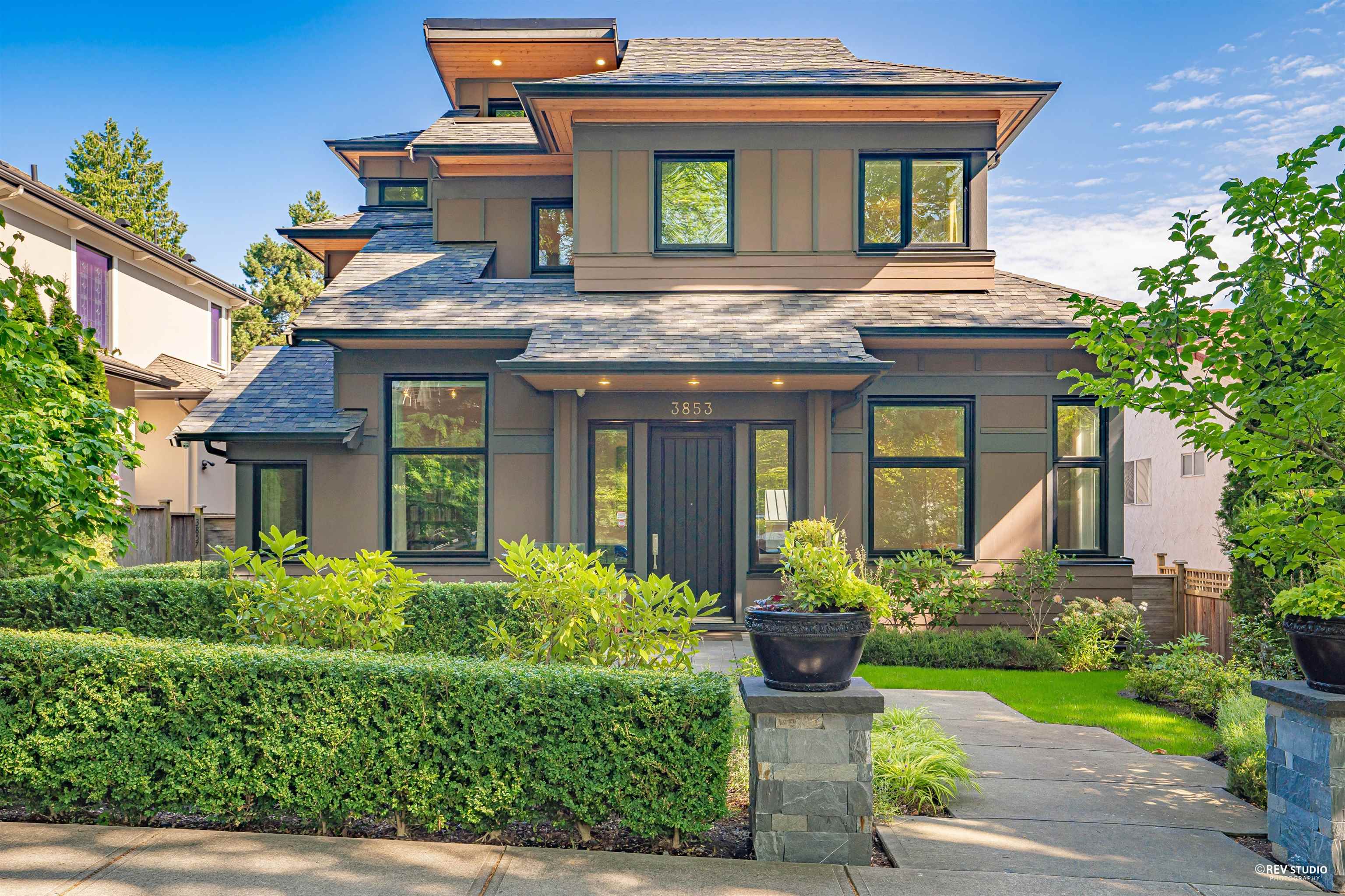 3853 West 14th Avenue, Vancouver, BC V6R 2X1