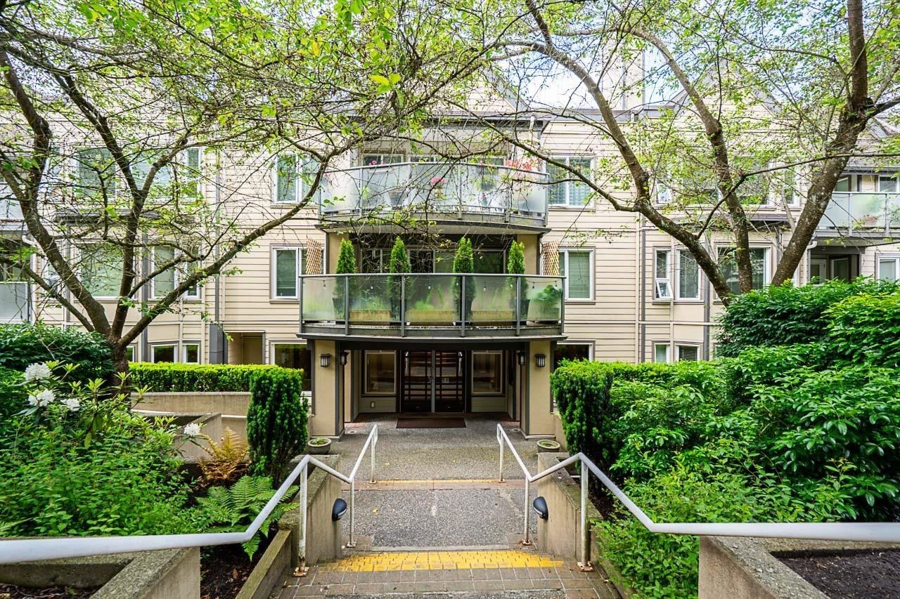 6707 Southpoint Drive #421, Burnaby, BC V3N 4V8