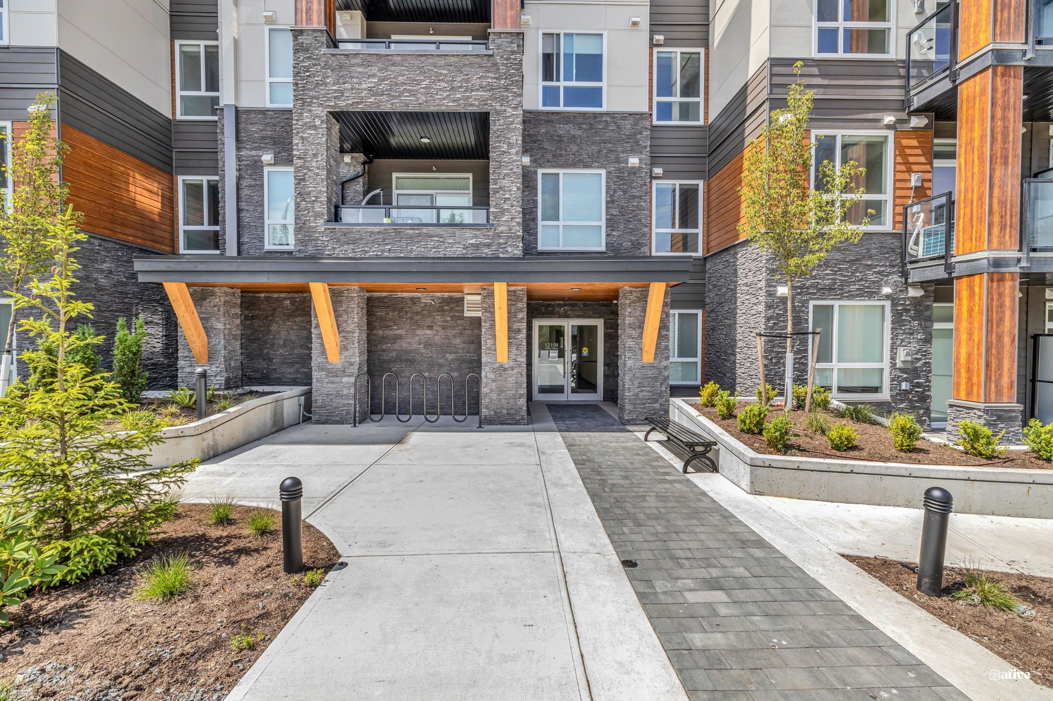 12109 223 St #215, Maple Ridge, BC V2X 6X1