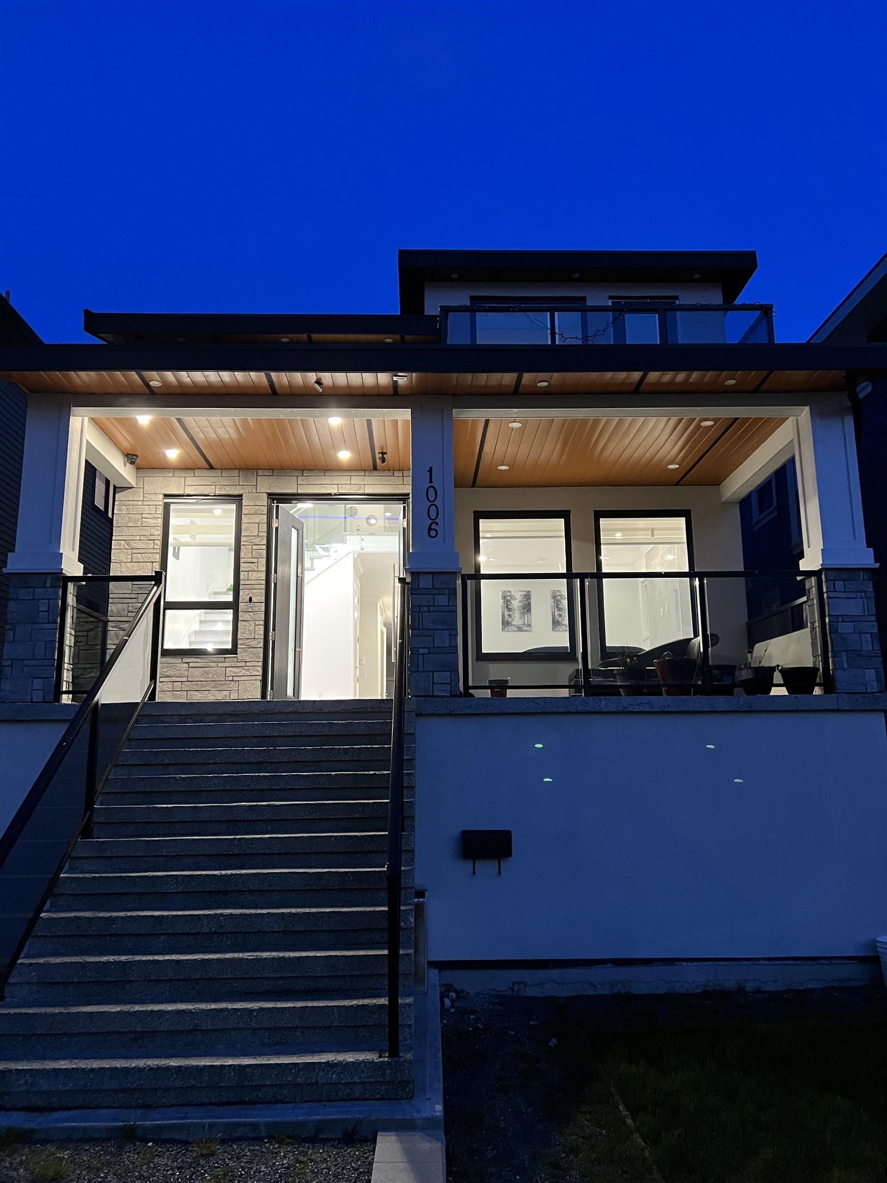1006 Salter Street, New Westminster, BC V3M 5A6