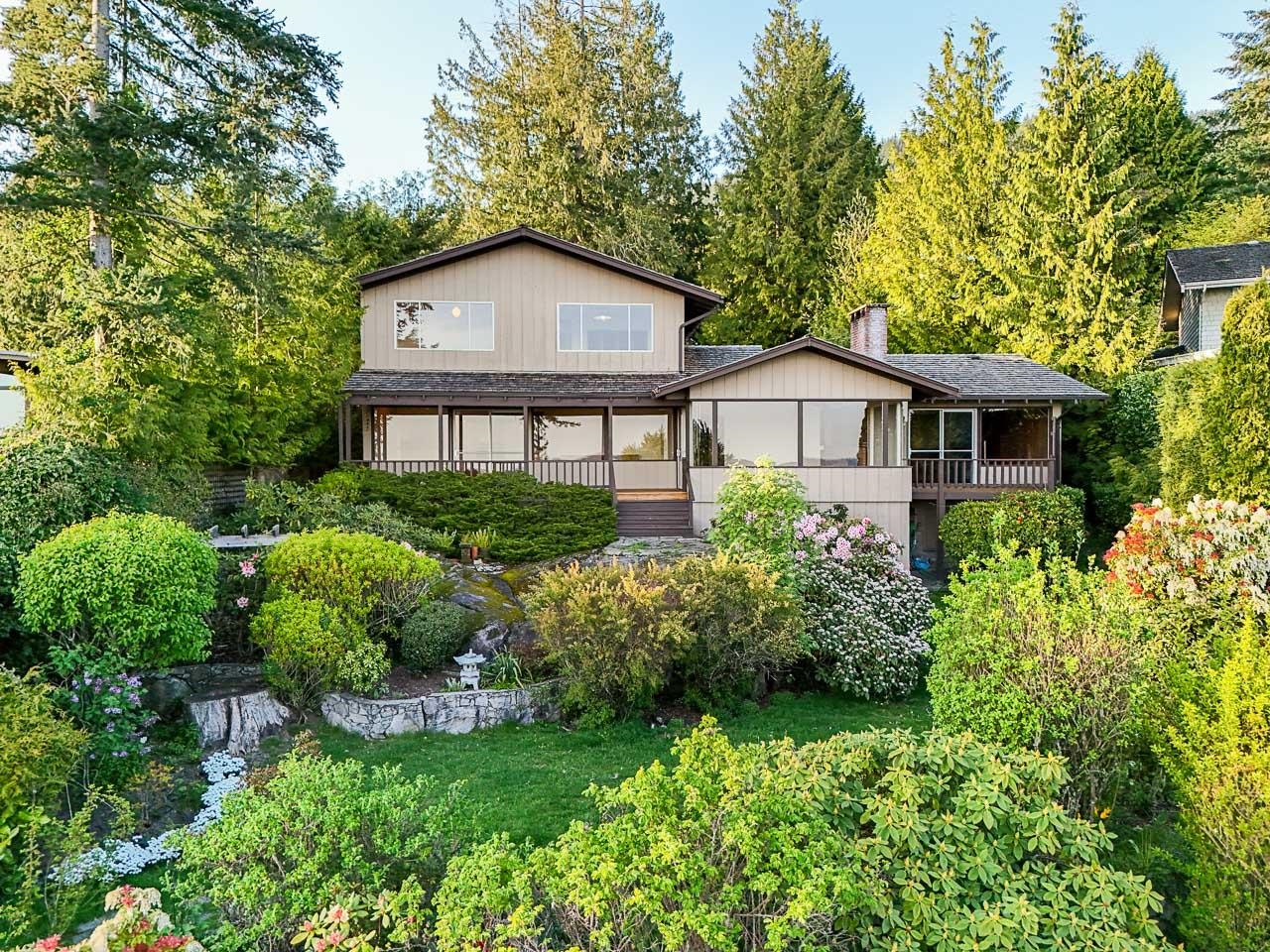 3898 Southridge Avenue, West Vancouver, BC V7V 3J1