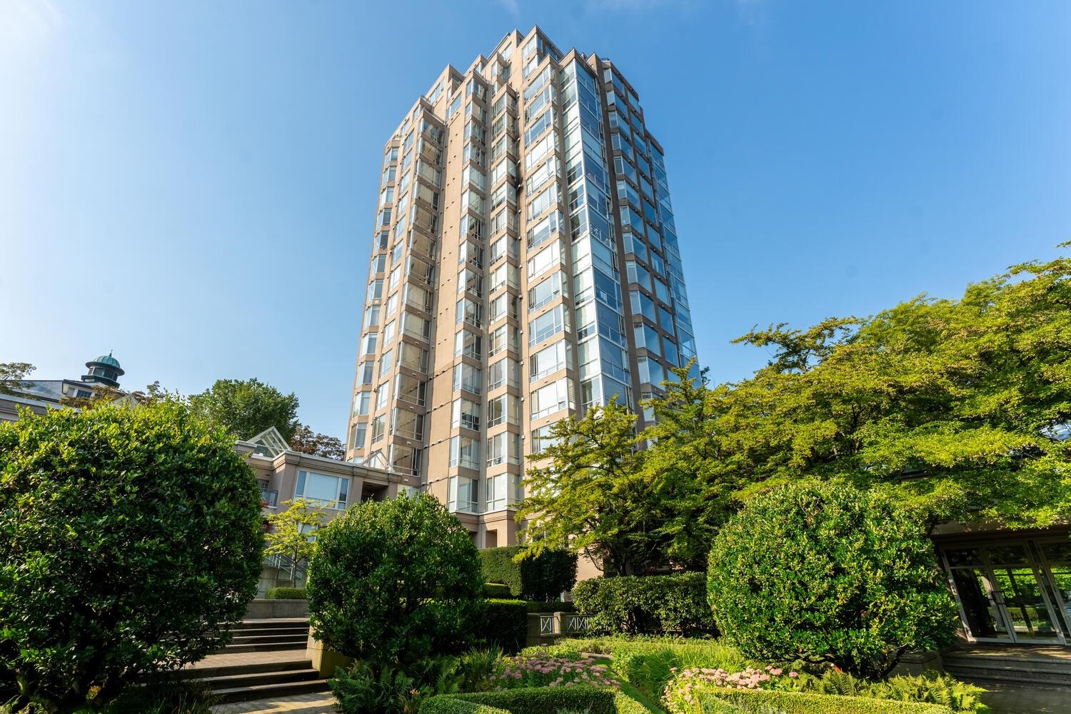 2668 Ash Street #1105, Vancouver, BC V5Z 4K4