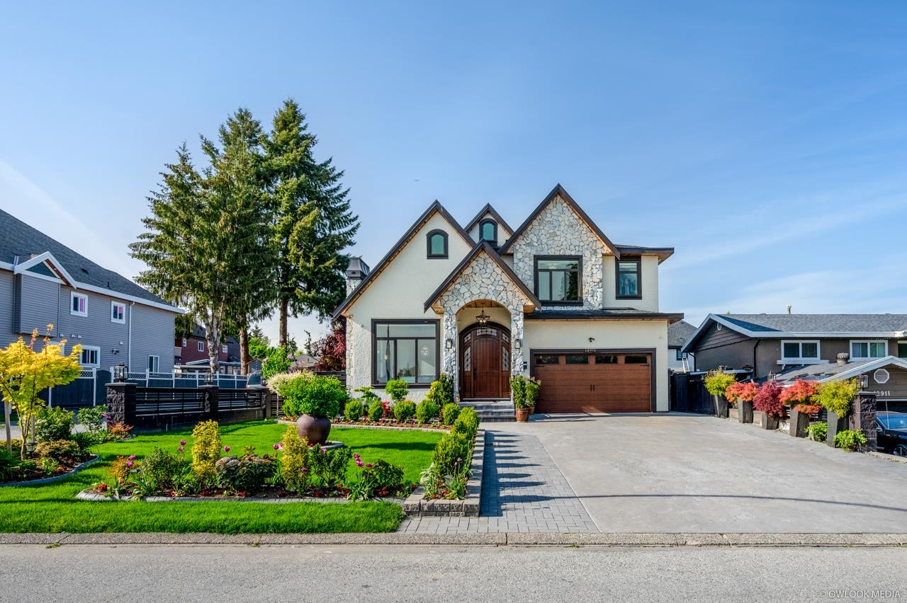 92a Avenue, Surrey, BC V3V 1K1