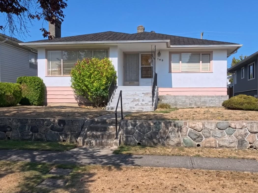 749 West 60th Avenue, Vancouver, BC V6P 2A1