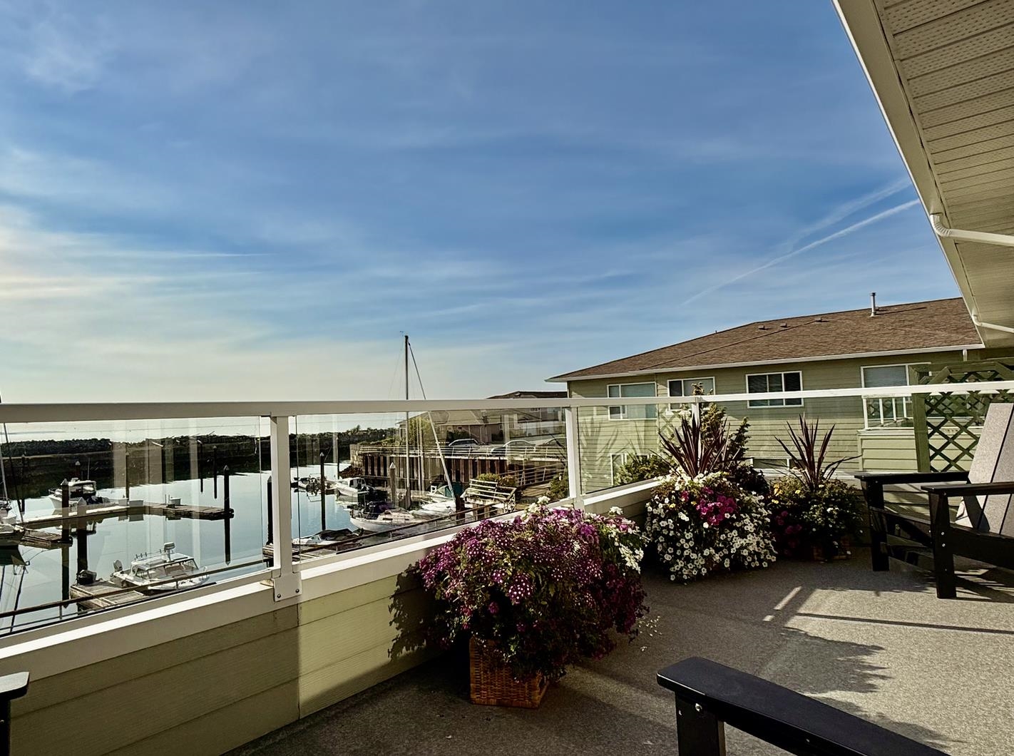 1585 Field Rd #206 #206, Sechelt, BC V7Z 0H1