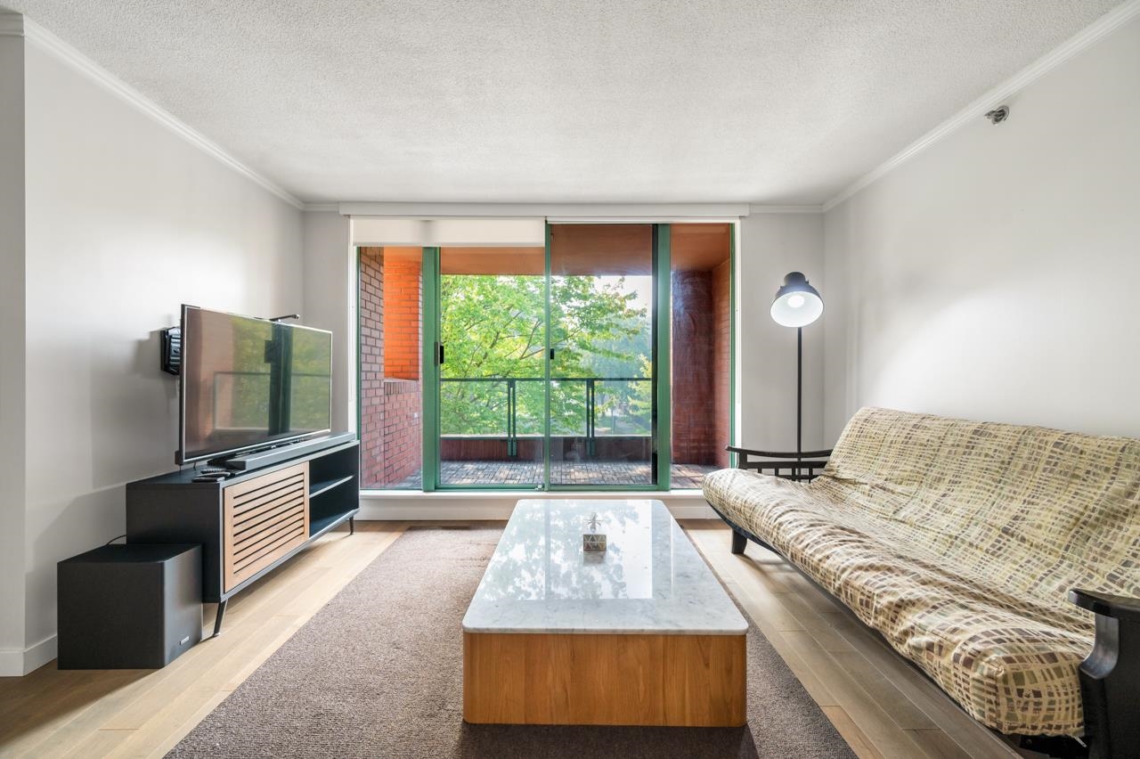 503 W 16th Ave #312, Vancouver, BC V5Z 4N3