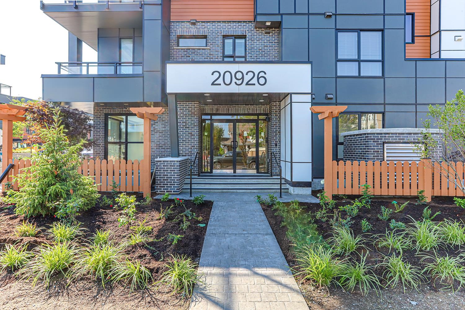 20926 83 Ave #412, Langley, BC V7H 2S5