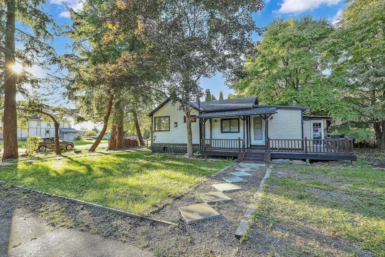 7822 Willard Street, Burnaby, BC V3N 2W5