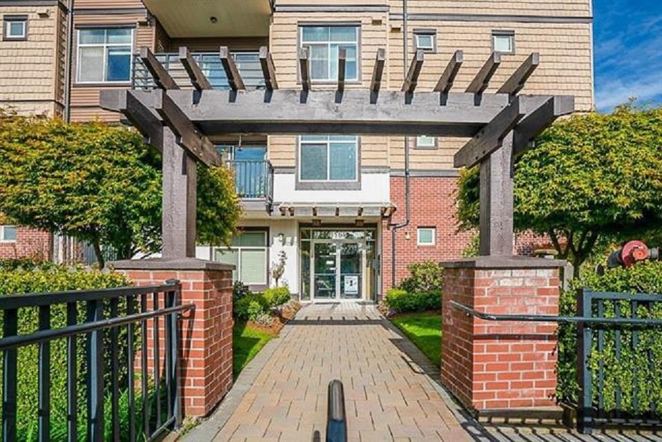 8168 120a Street #105, Surrey, BC V3W 3P3