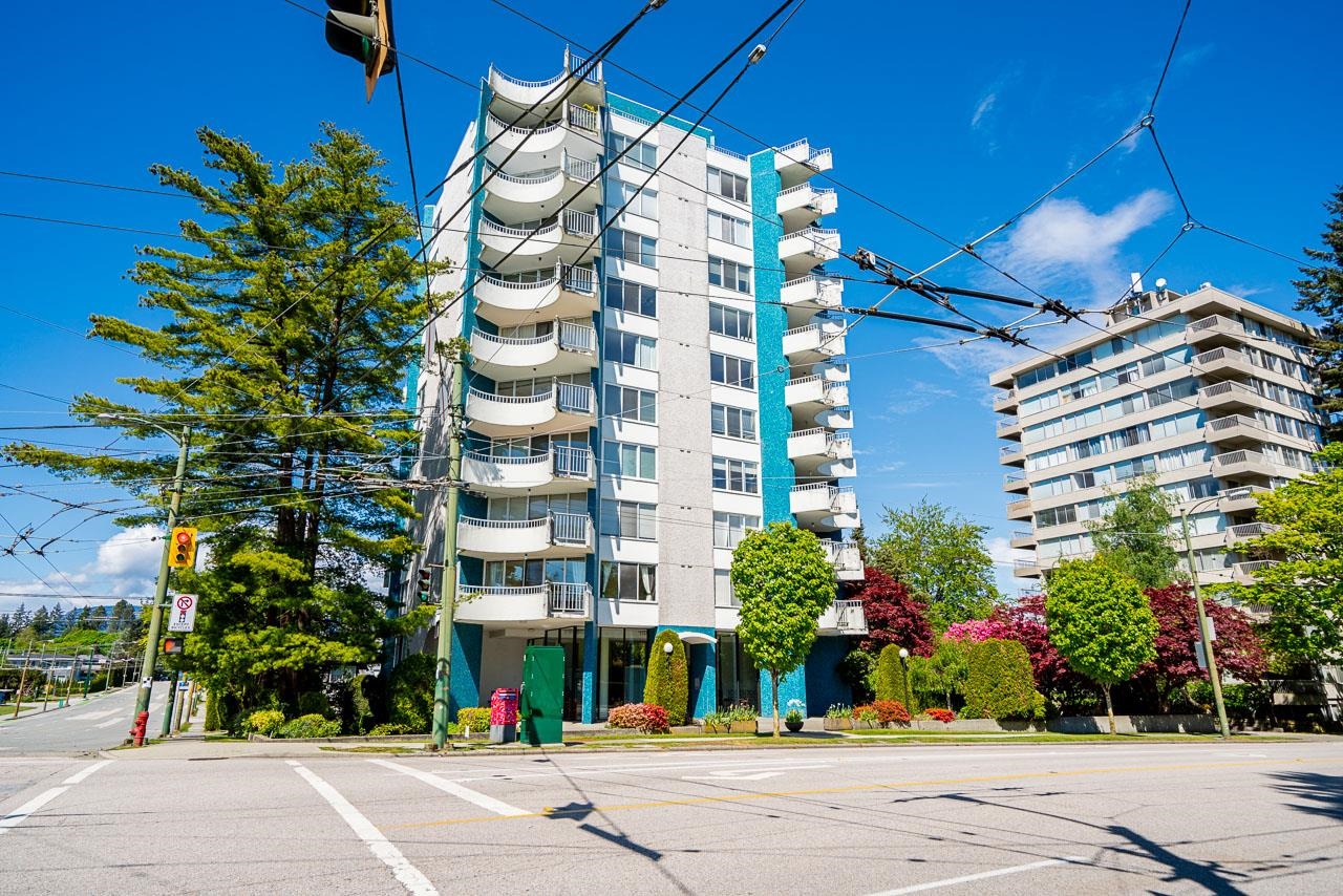 4691 West 10th Avenue #903, Vancouver, BC V6R 2J3