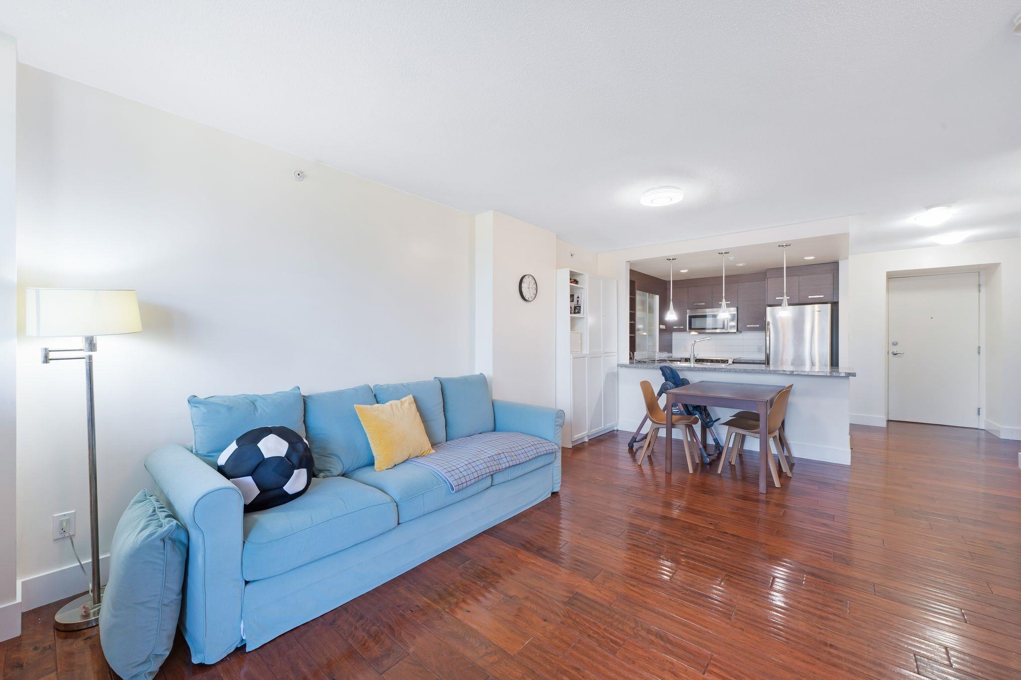 2959 Glen Drive #903, Coquitlam, BC V3B 0B8