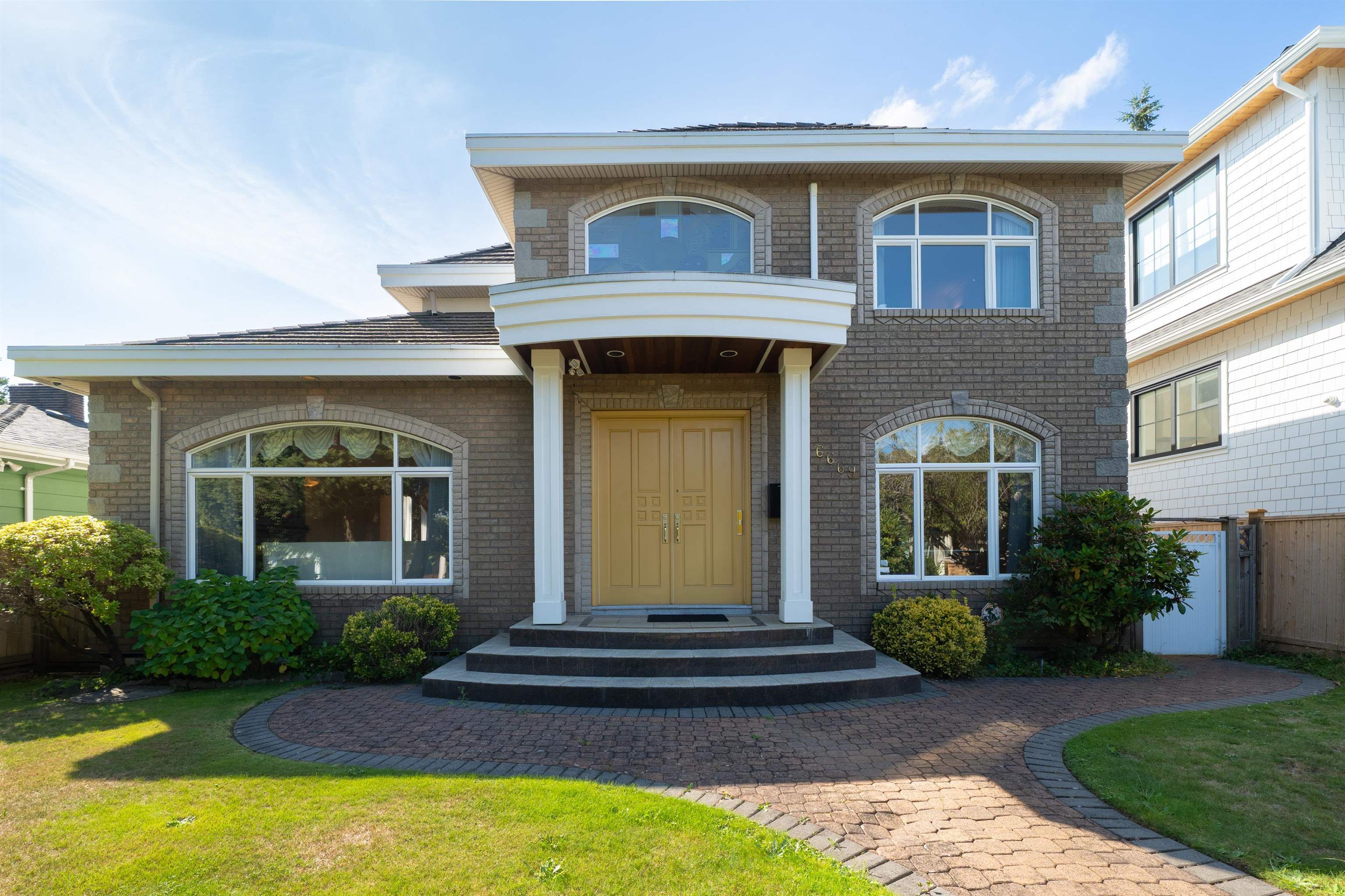6669 Heather Street, Vancouver, BC V6P 3P3