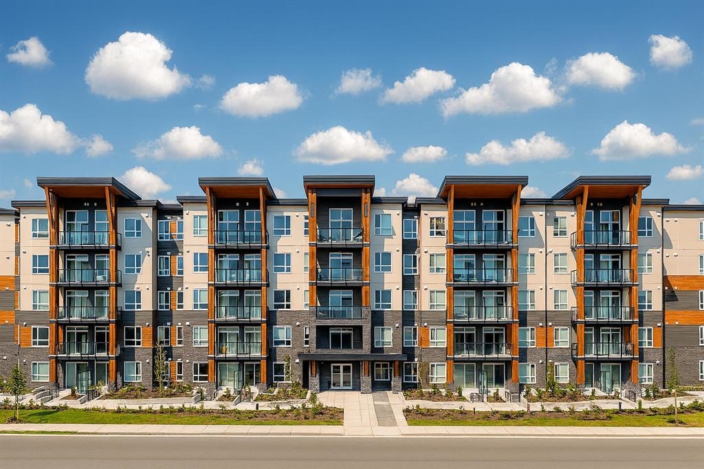 12143 223 Street #202, Maple Ridge, BC V2X 5Y6