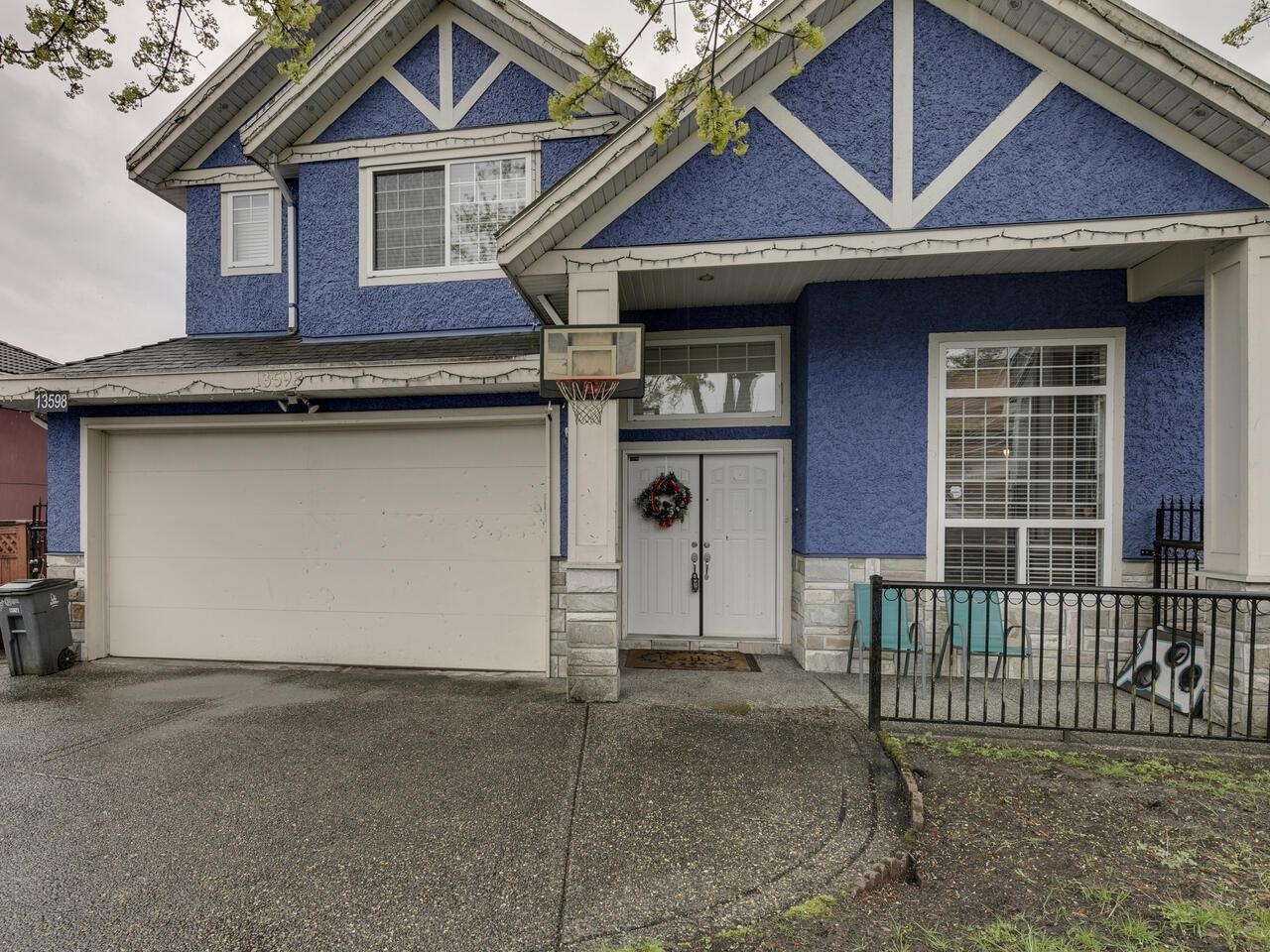89 Avenue, Surrey, BC V3V 8A6