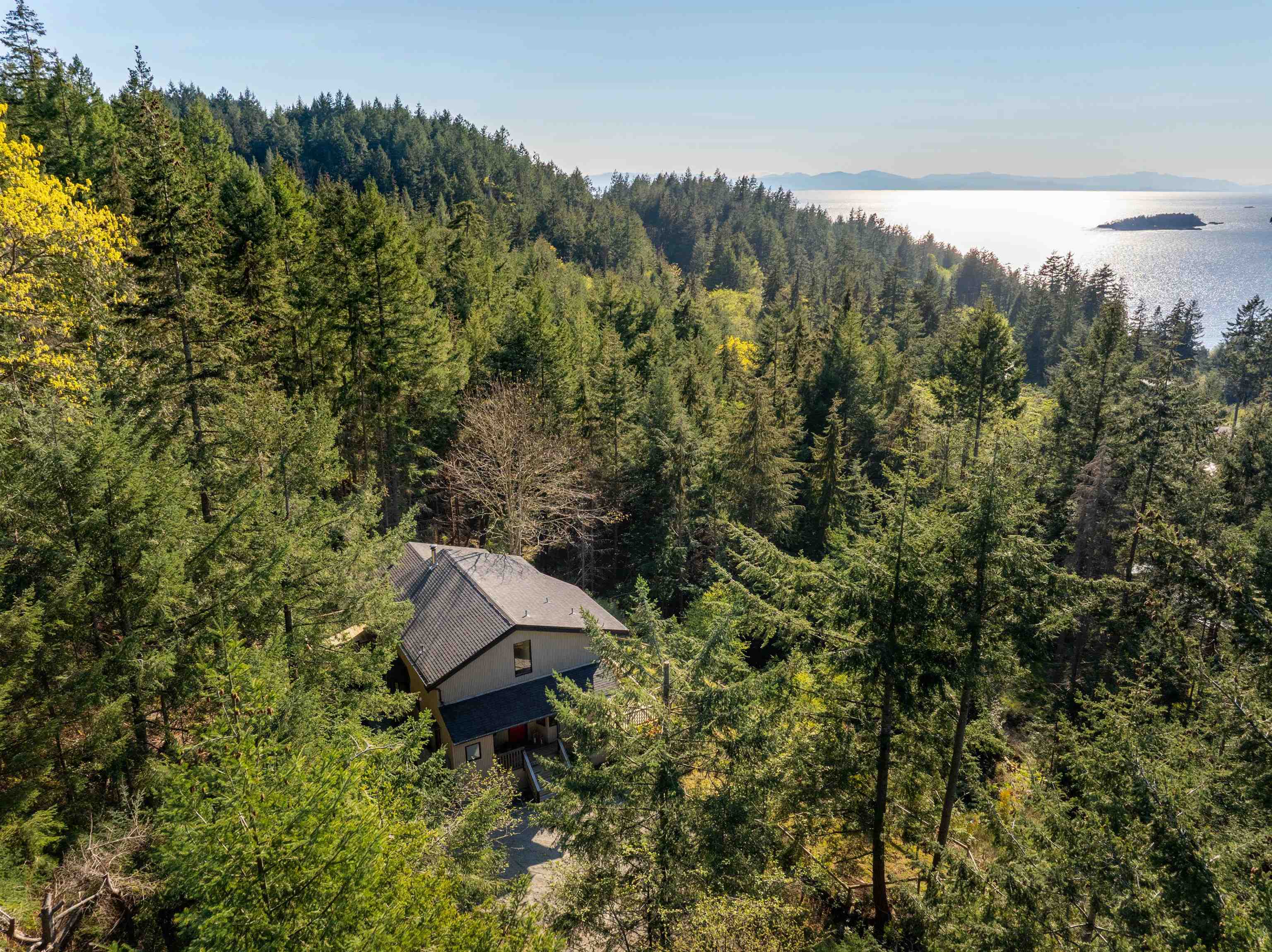 1557 Whitesails Drive, Bowen Island, BC V0N 1G2