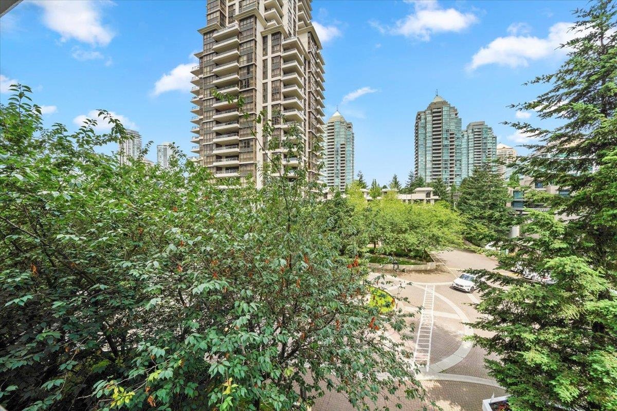 2138 Madison Avenue #405, Burnaby, BC V5C 6T6