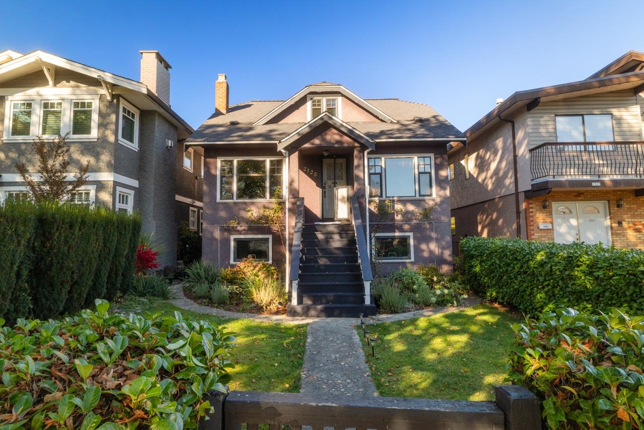 2125 East 5th Avenue, Vancouver, BC V5N 1M5