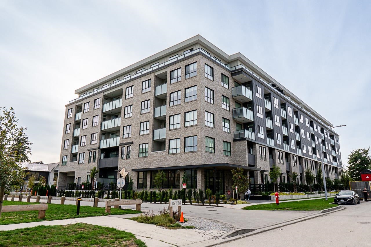 15738 85 Ave #419, Surrey, BC V4N 6Y1