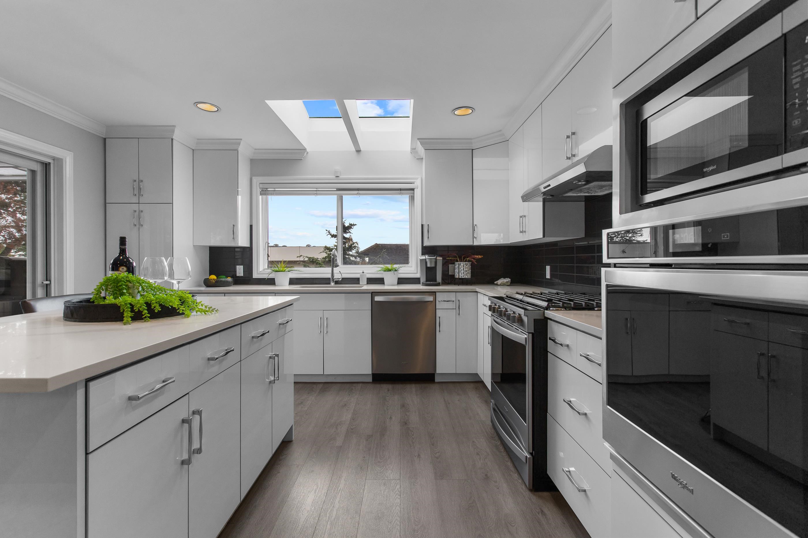 1170 Dolphin Street, White Rock, BC V4B 4G8