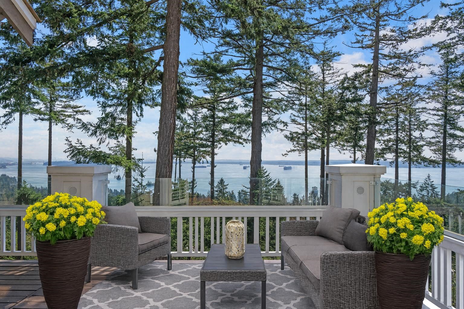 5110 Alderfeild Place #4, West Vancouver, BC V7W 2W7