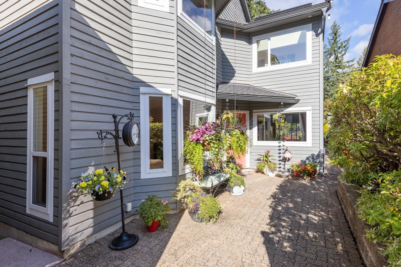980 Montroyal Boulevard, North Vancouver, BC V7R 2H2