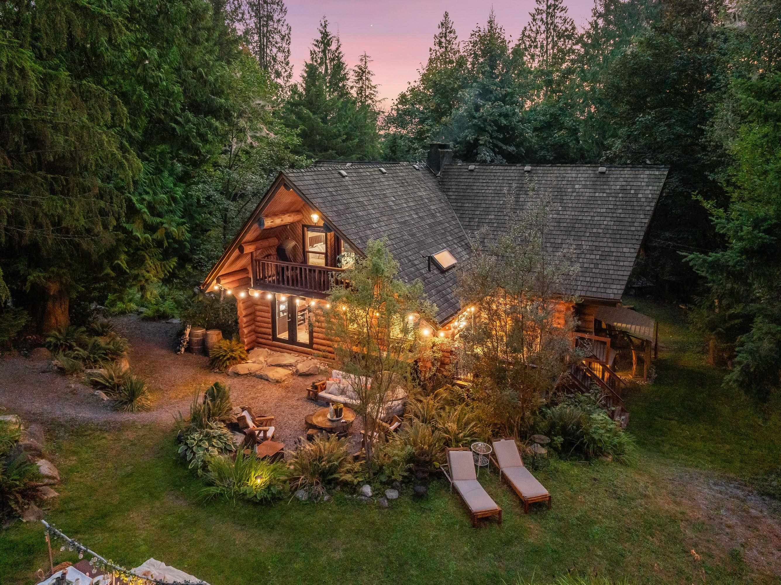 285 Street, Maple Ridge, BC V2W 1L9