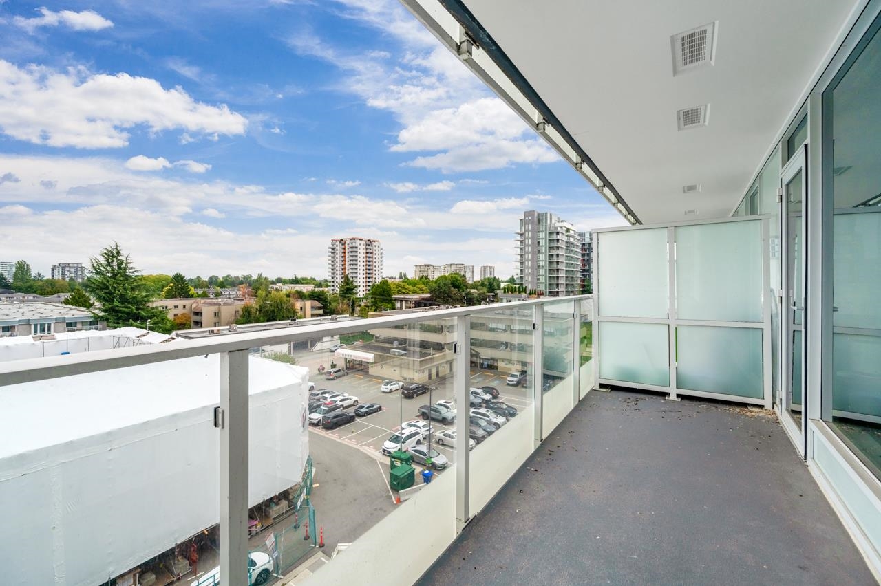 6328 Number 3 Rd #720, Richmond, BC V6Y 0L6
