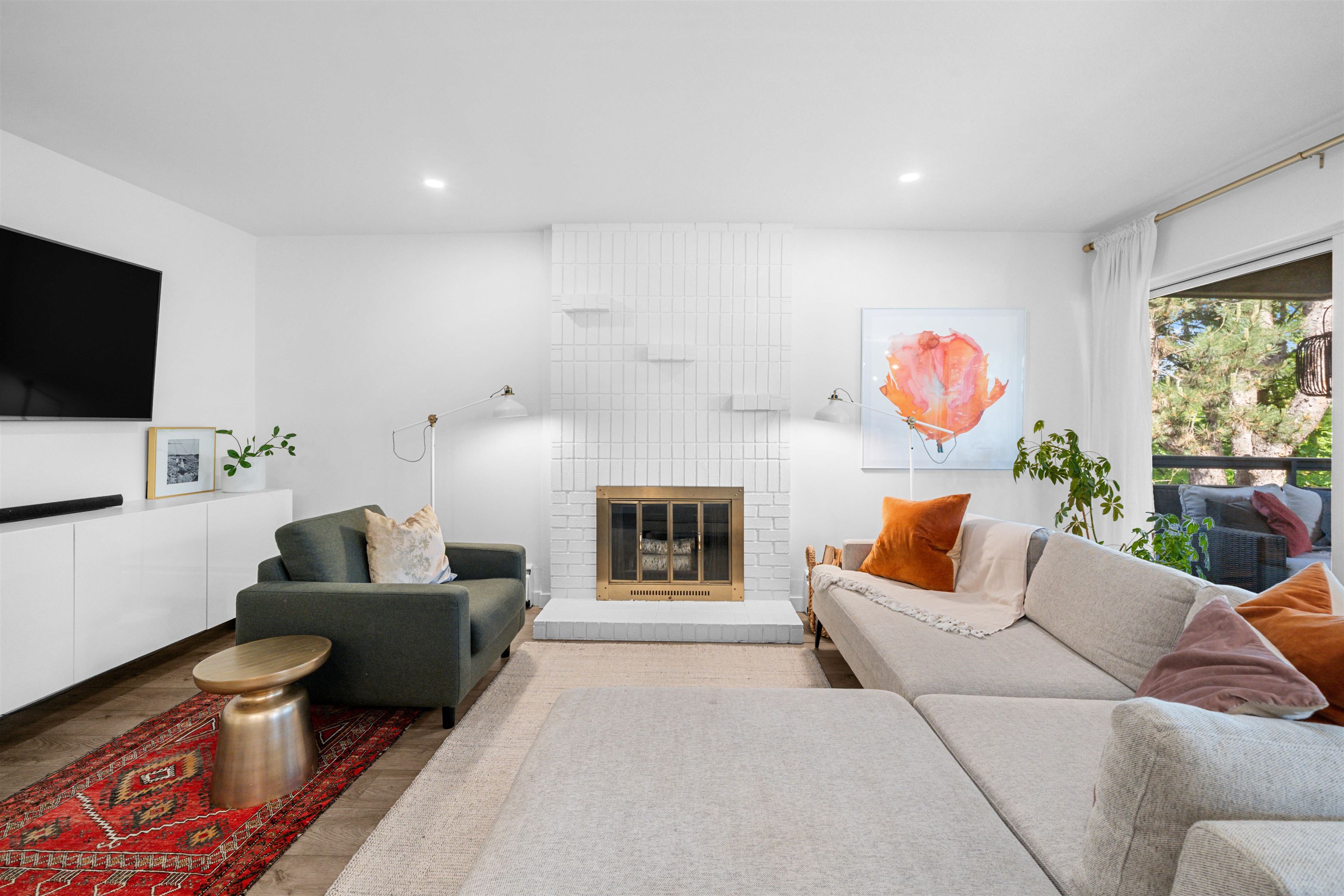 1720 West 12th Avenue #302, Vancouver, BC V6J 2E6