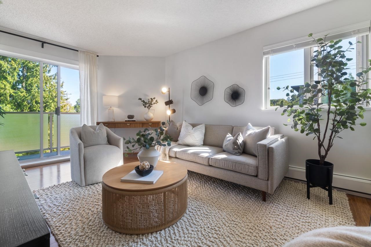 998 West 19th Avenue #304, Vancouver, BC V5Z 1X5