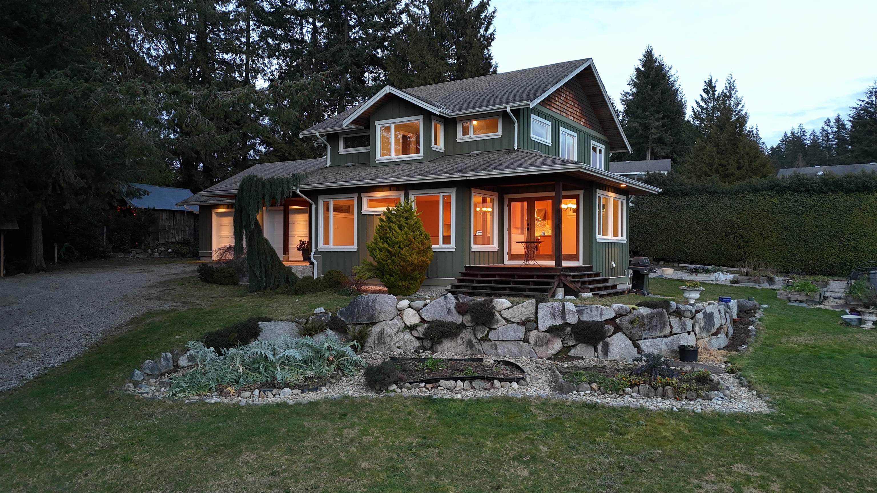 5012 Geer Rd, Sechelt, BC V7Z 0B9