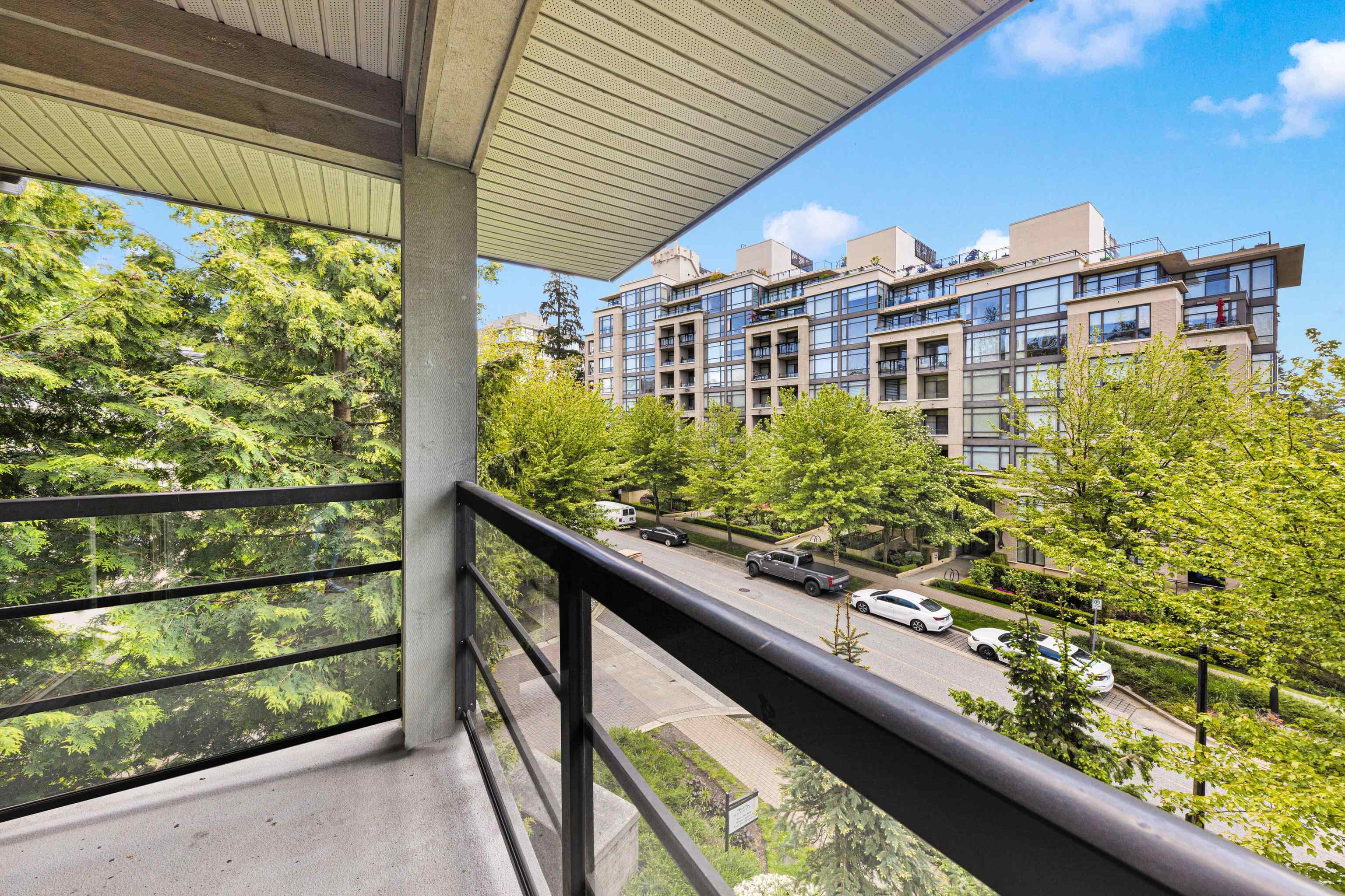9339 University Crescent #414, Burnaby, BC V5A 4Y1