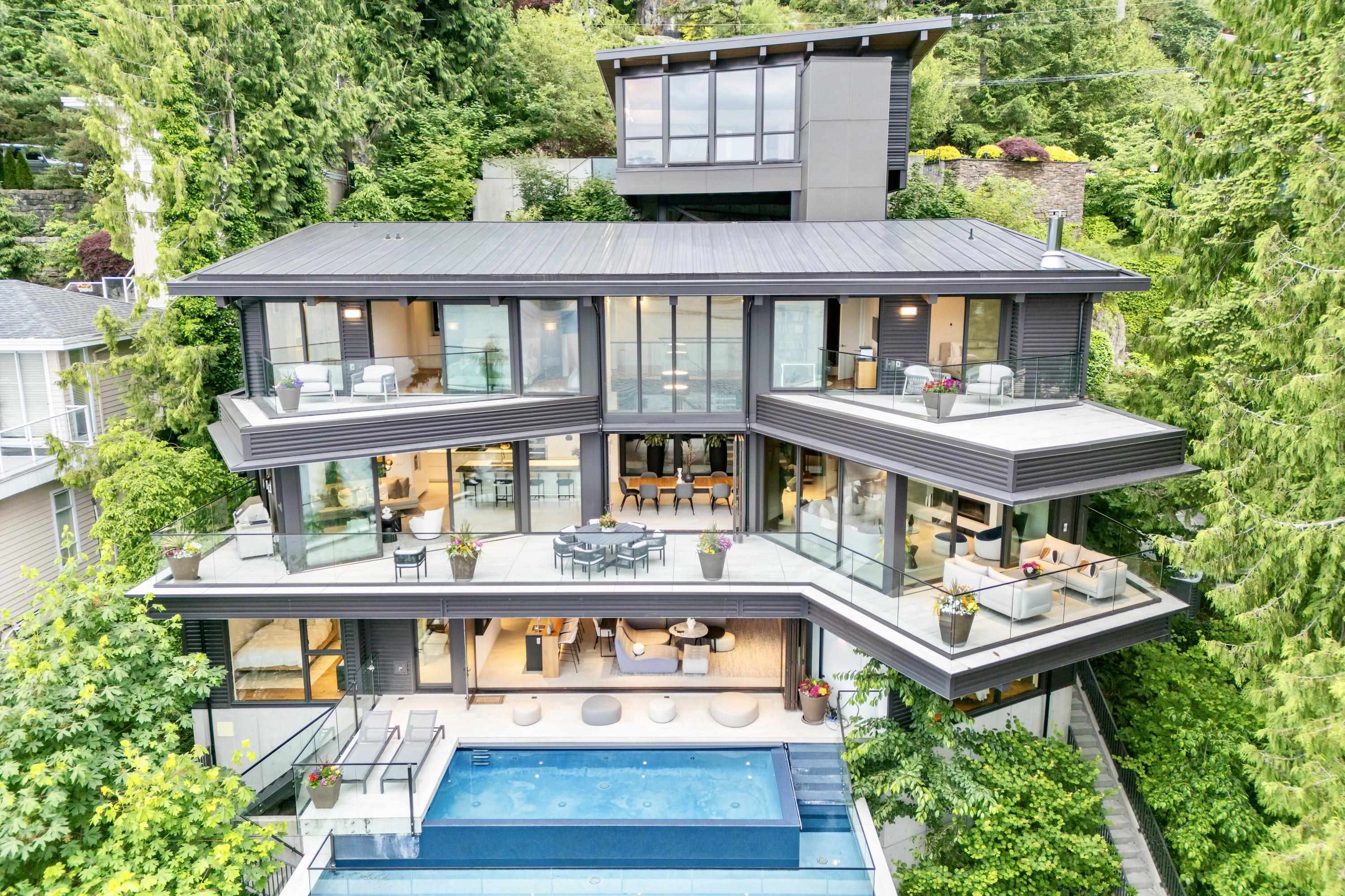 1840 Naomi Place, North Vancouver, BC V7G 1Y1