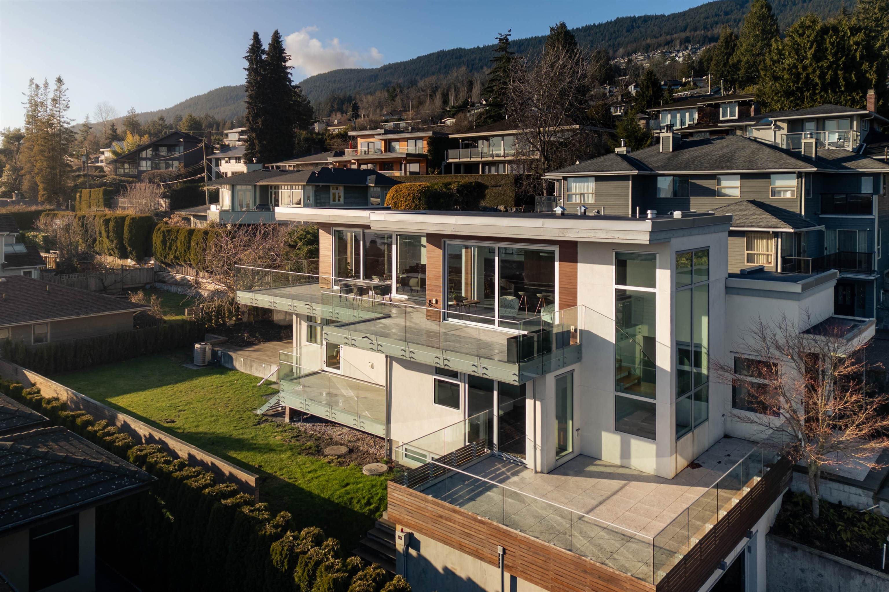 22nd Street, West Vancouver, BC V7V 4E4