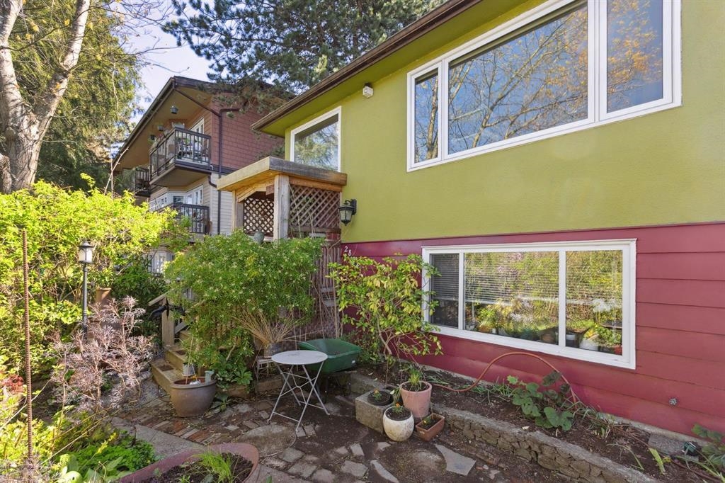 2884 East 22nd Avenue, Vancouver, BC V5M 2Y2