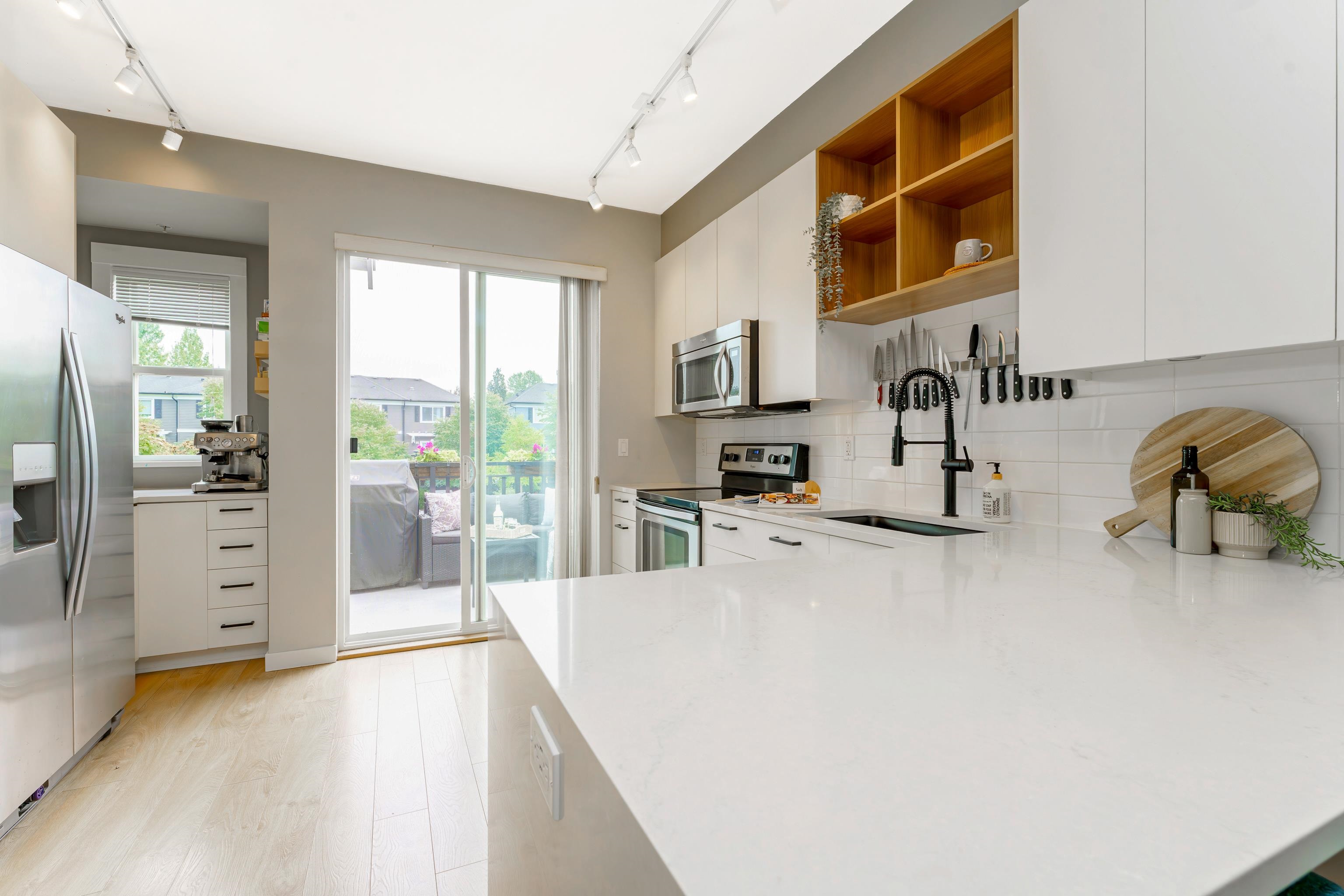 10974 Barnston View Road #5, Pitt Meadows, BC V3Y 0B9