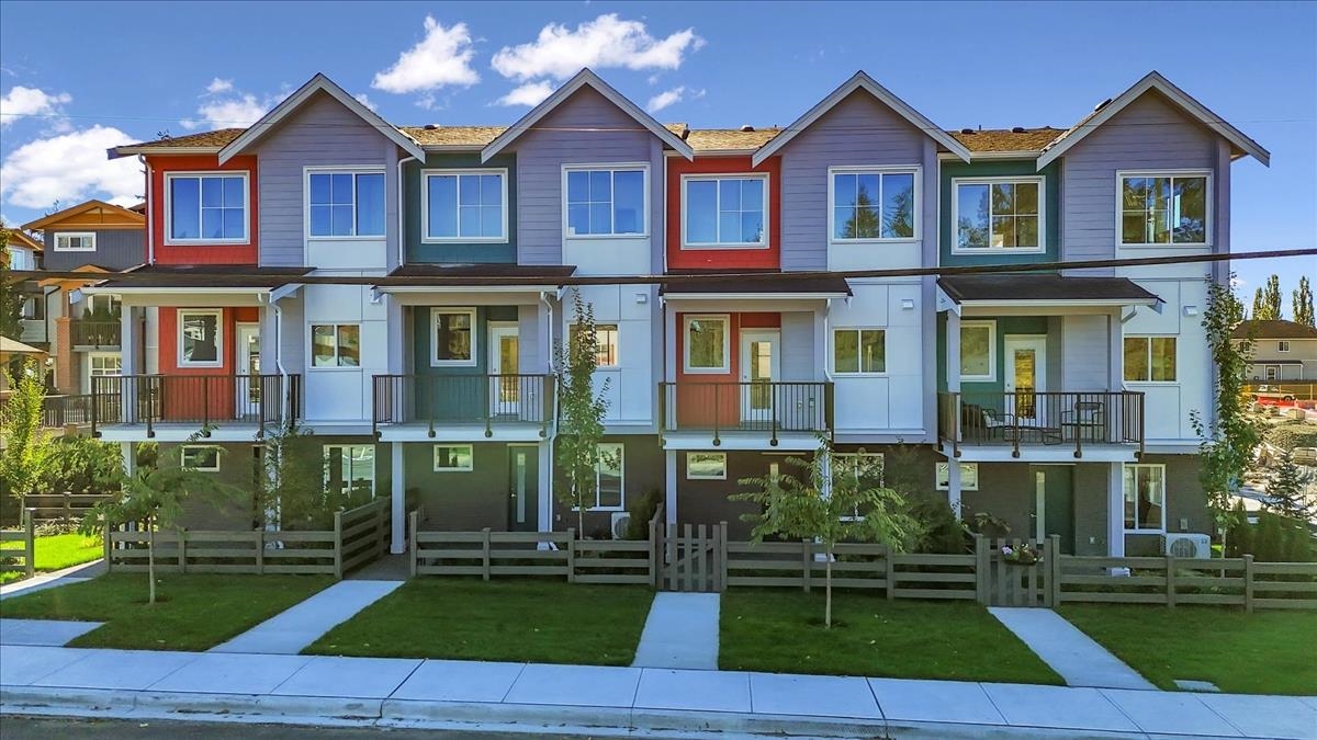 10392 240 Street #8, Maple Ridge, BC V2W 1G3