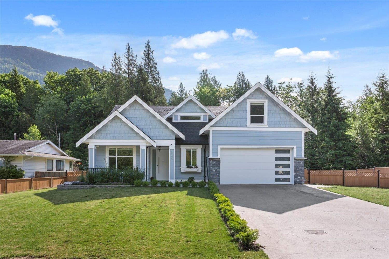 835 Myng Crescent, Harrison Hot Springs, BC V0M 1K0