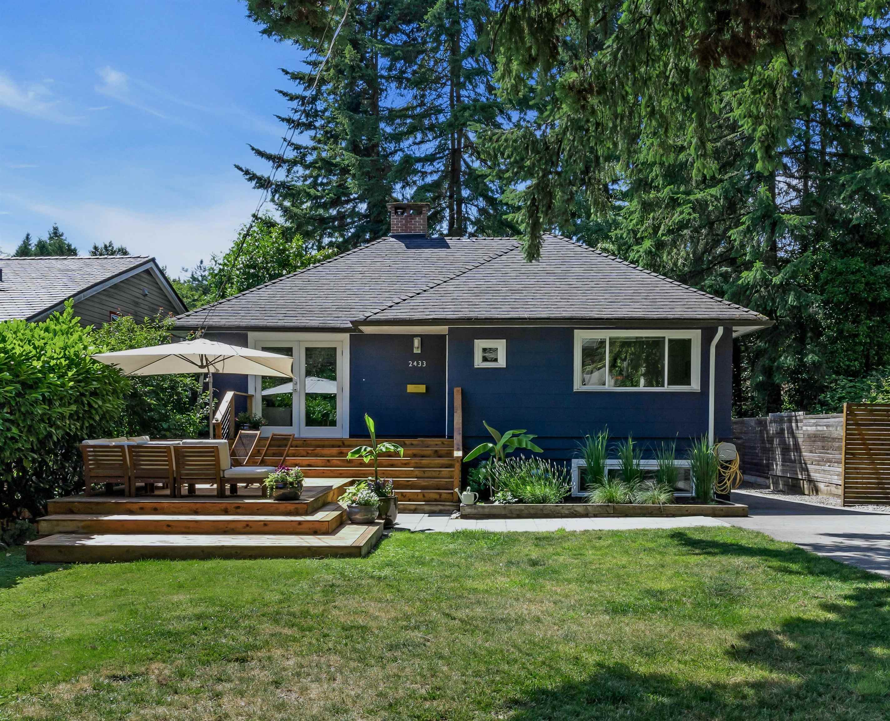 2433 Philip Avenue, North Vancouver, BC V7P 2W7
