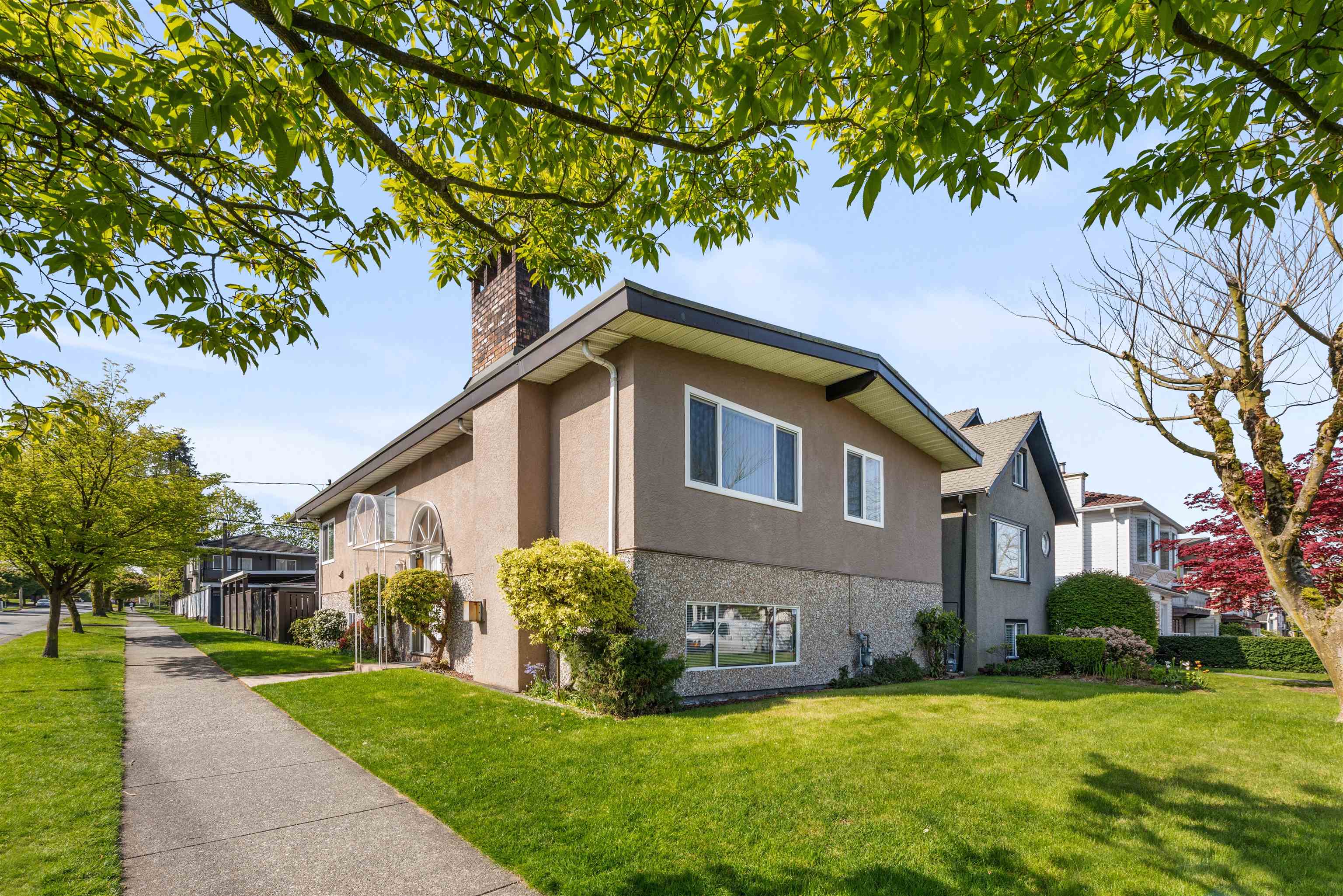 1425 Slocan Street, Vancouver, BC V5K 4X5