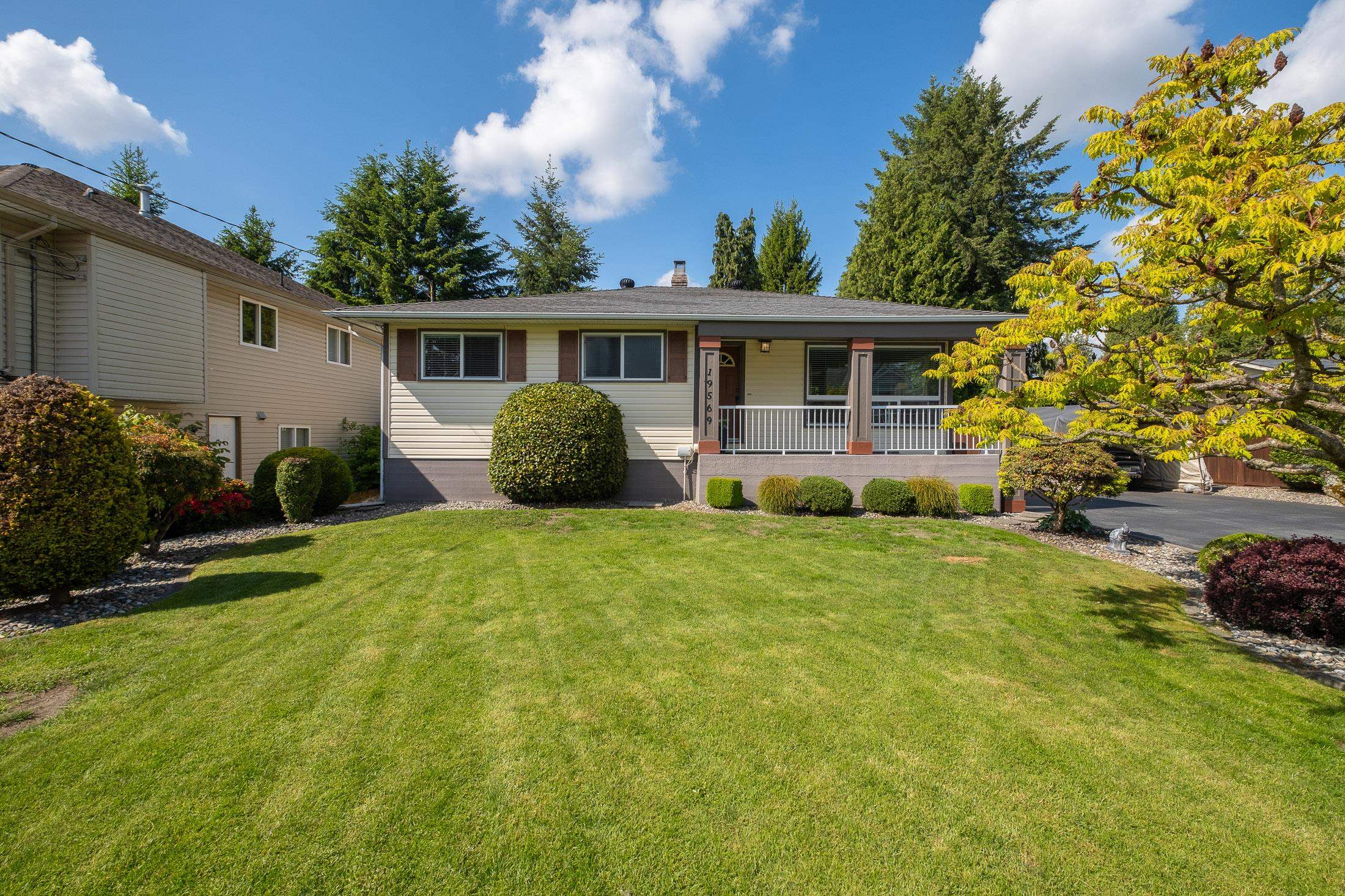 116b Avenue, Pitt Meadows, BC V3Y 1G2