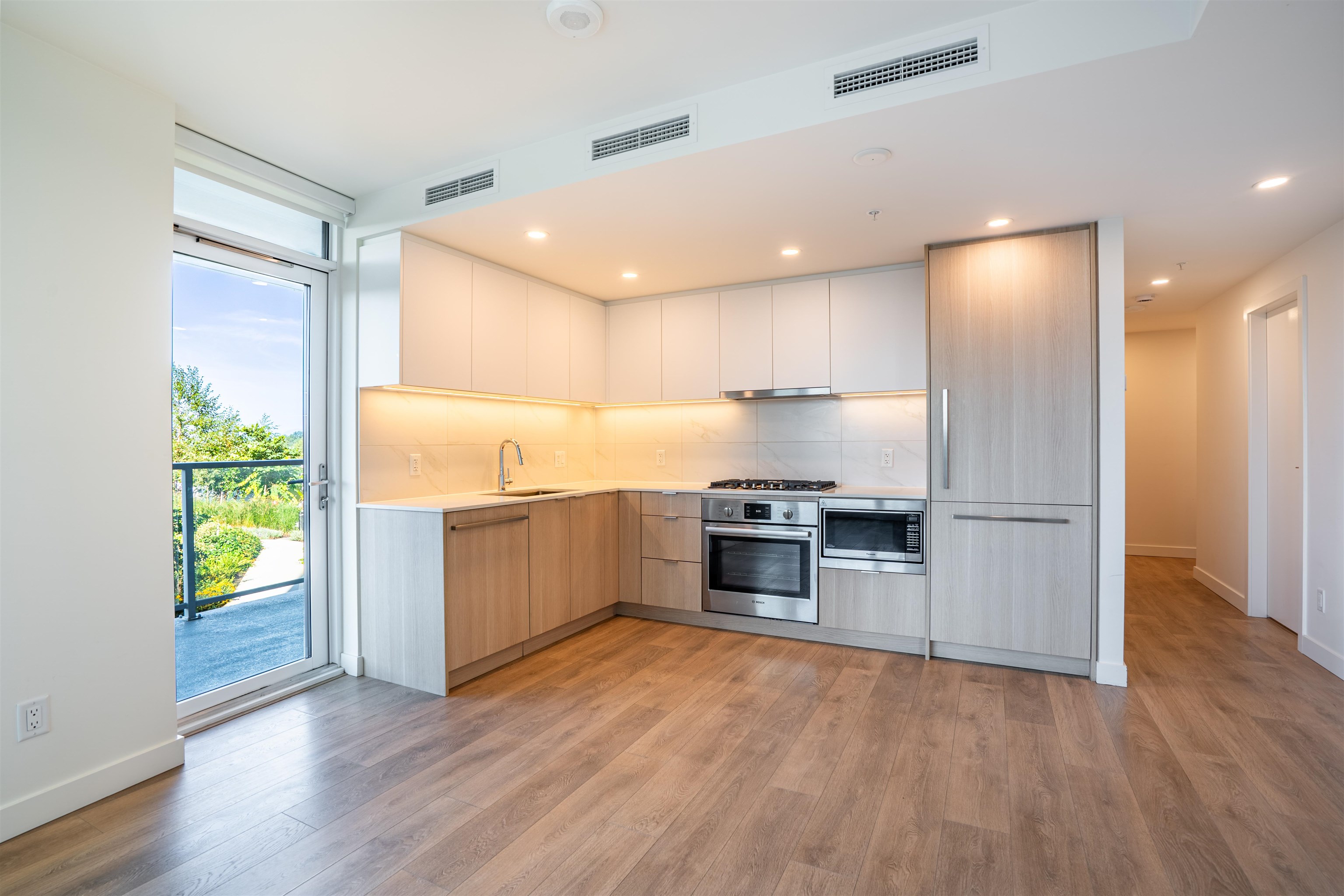 318 Alderson Ave #707, Coquitlam, BC V3K 0J1
